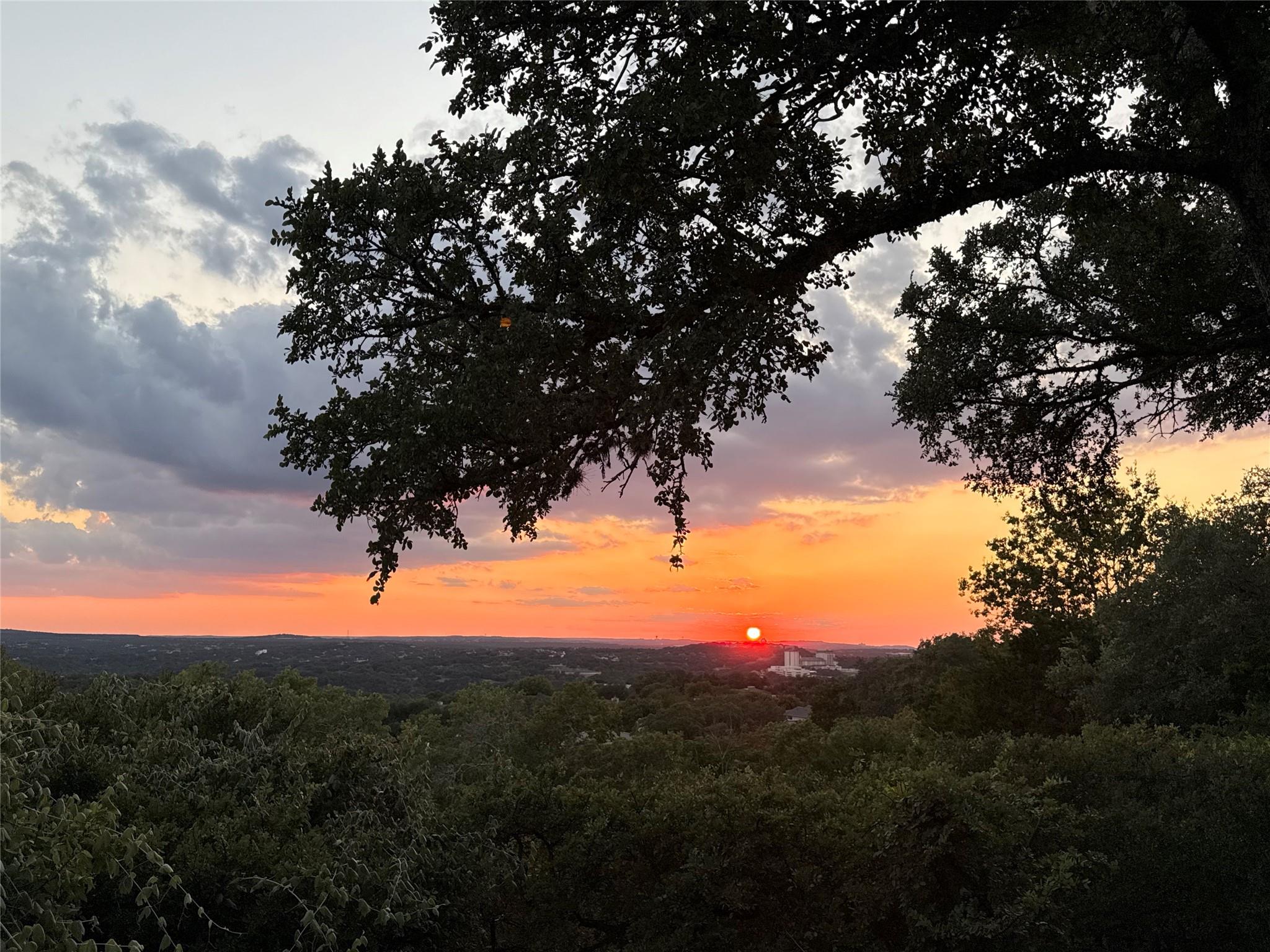 1306 Quaker Ridge Dr, Austin, TX 78746