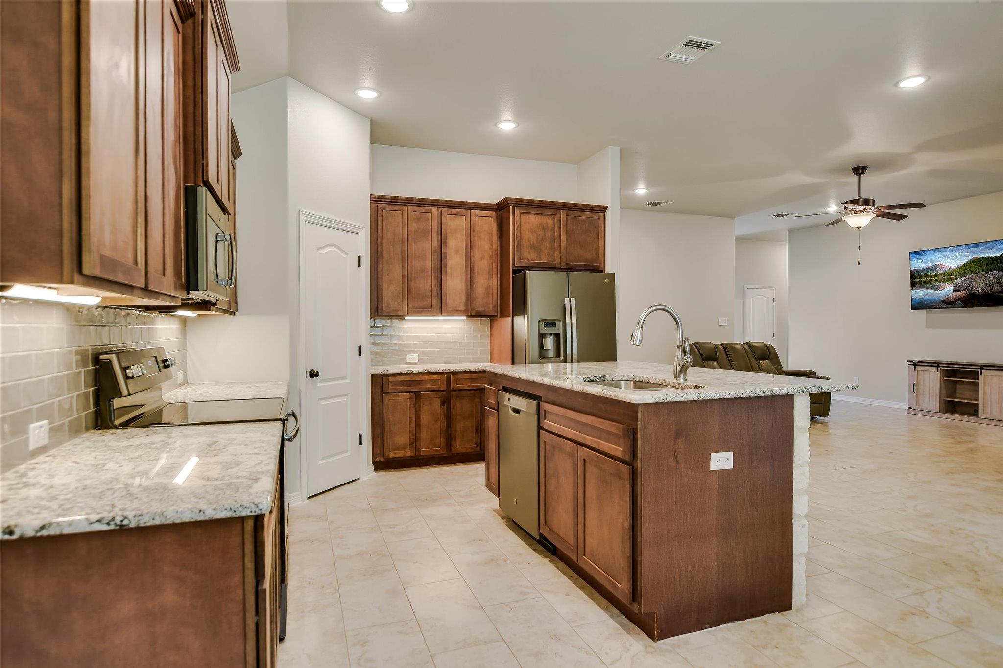 609 Holstein Dr, Belton, TX 76513