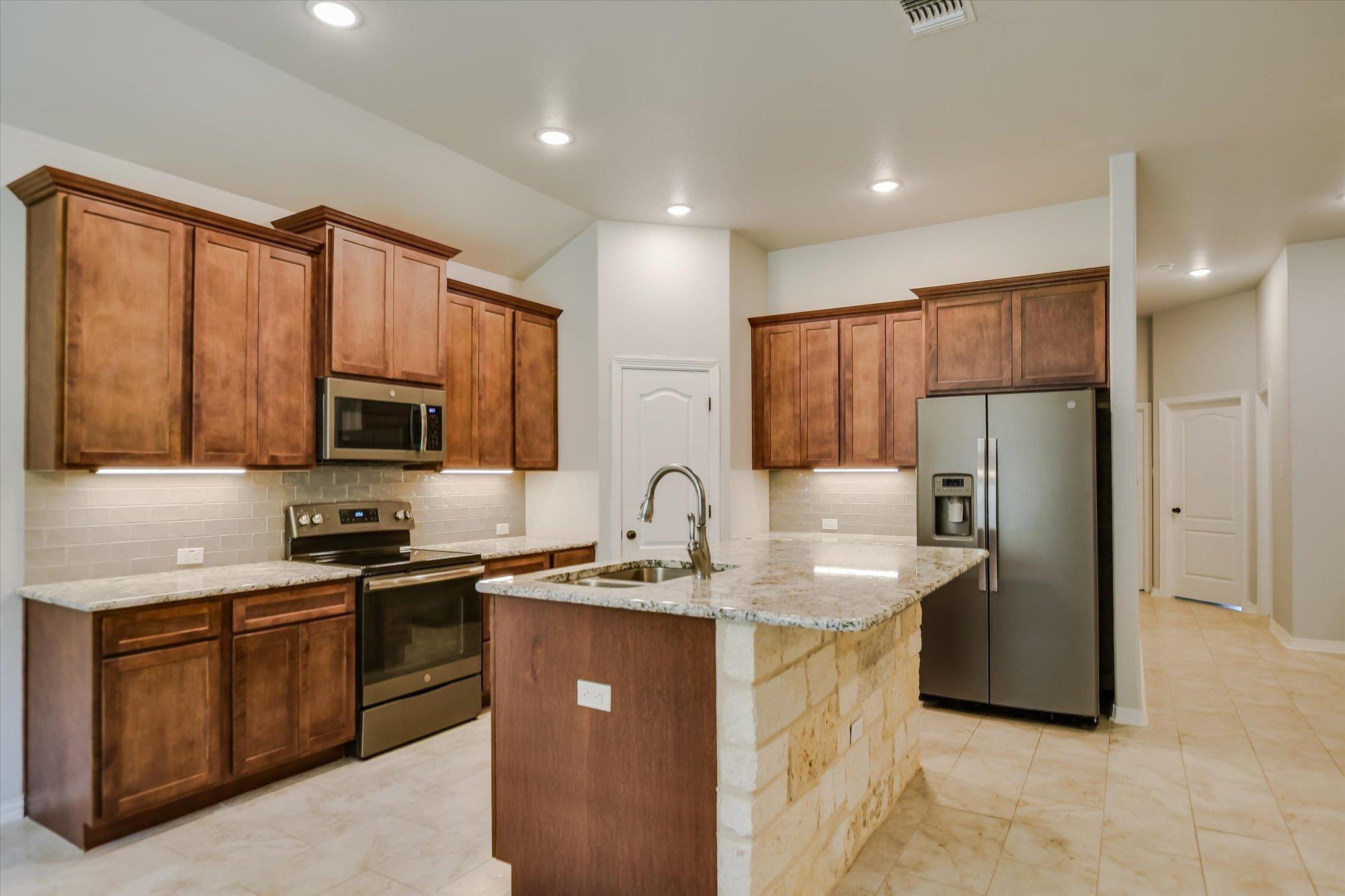 609 Holstein Dr, Belton, TX 76513