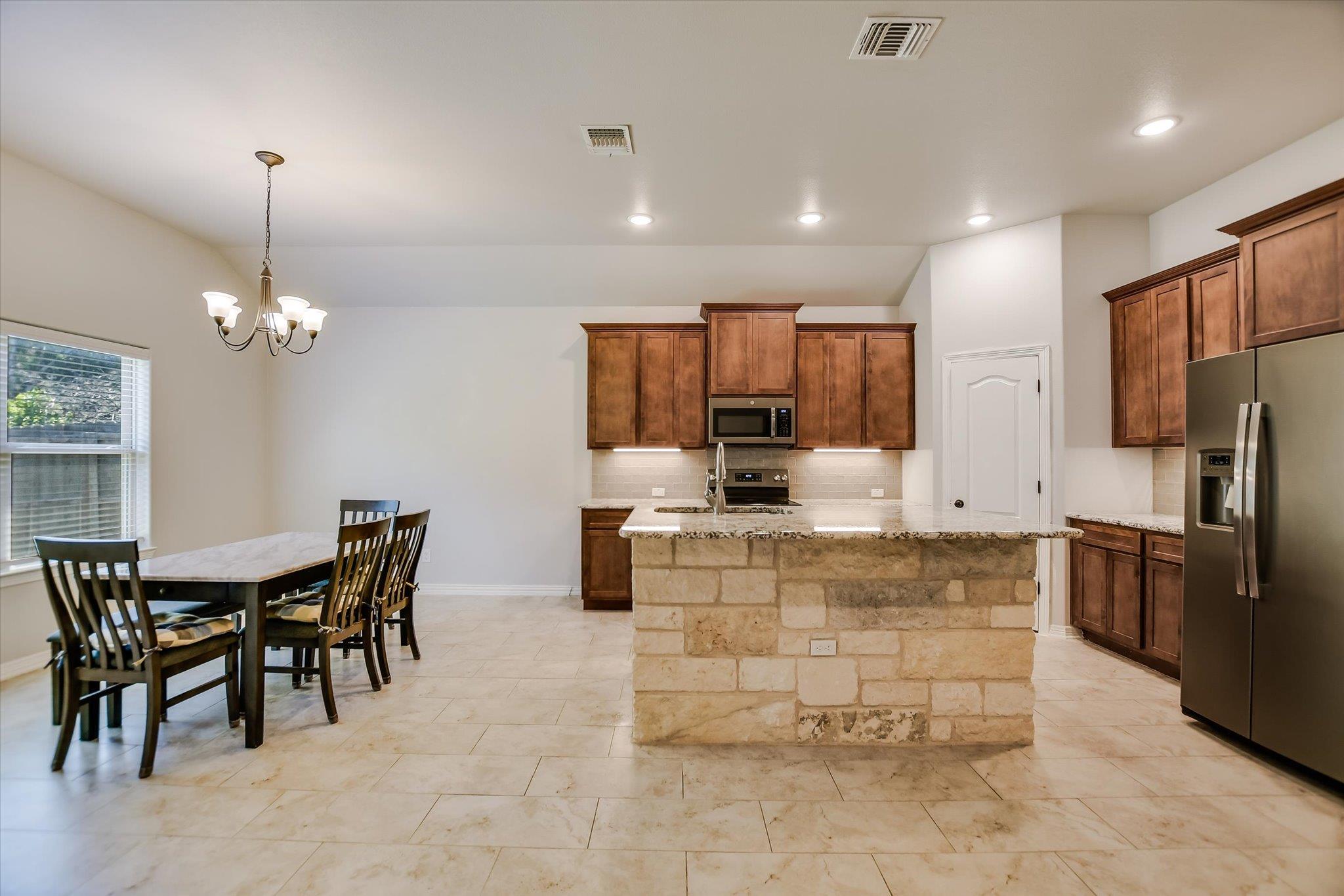 609 Holstein Dr, Belton, TX 76513