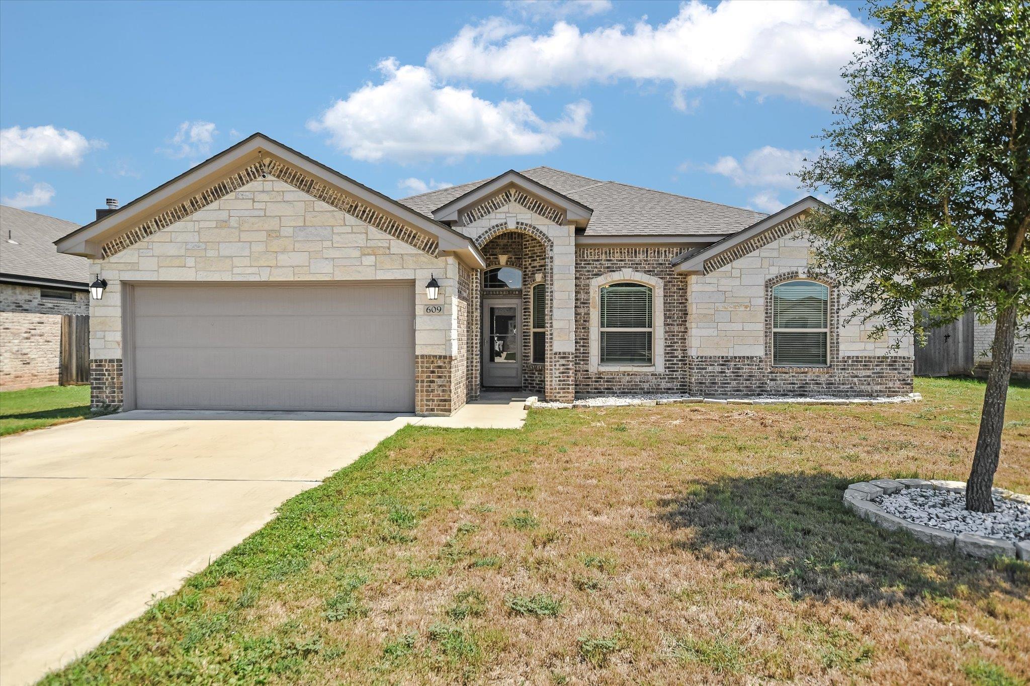 609 Holstein Dr, Belton, TX 76513