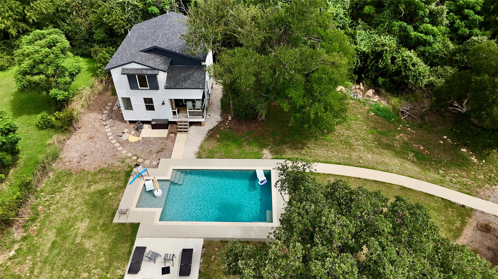 1315 W New Hope Dr, Cedar Park, TX 78613