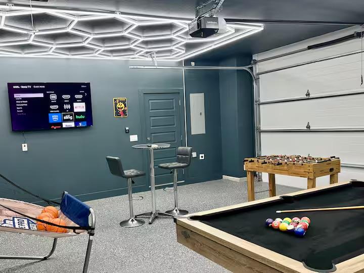 18401 Valley Hill Ln, Point Venture, TX 78645