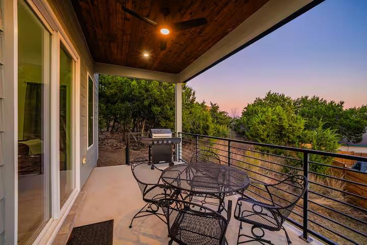 18401 Valley Hill Ln, Point Venture, TX 78645