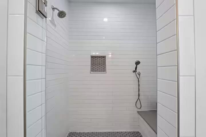 18401 Valley Hill Ln, Point Venture, TX 78645