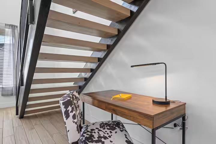 18401 Valley Hill Ln, Point Venture, TX 78645