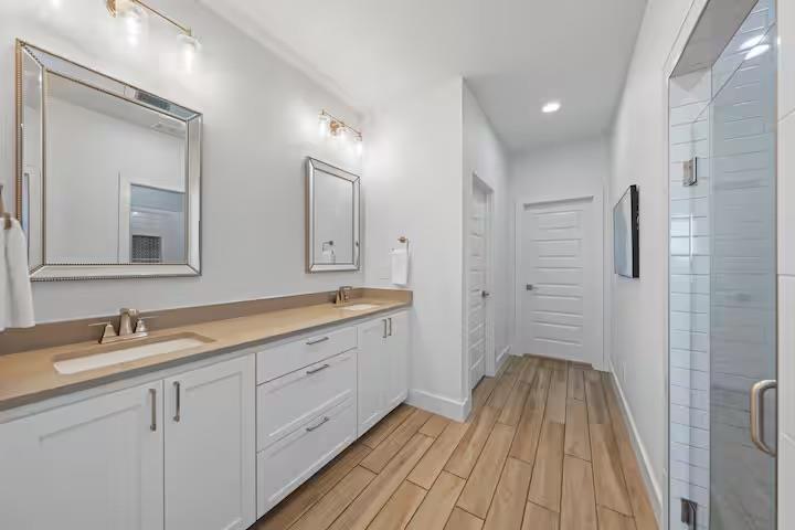 18401 Valley Hill Ln, Point Venture, TX 78645