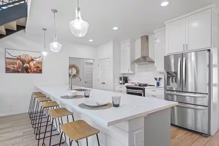 18401 Valley Hill Ln, Point Venture, TX 78645