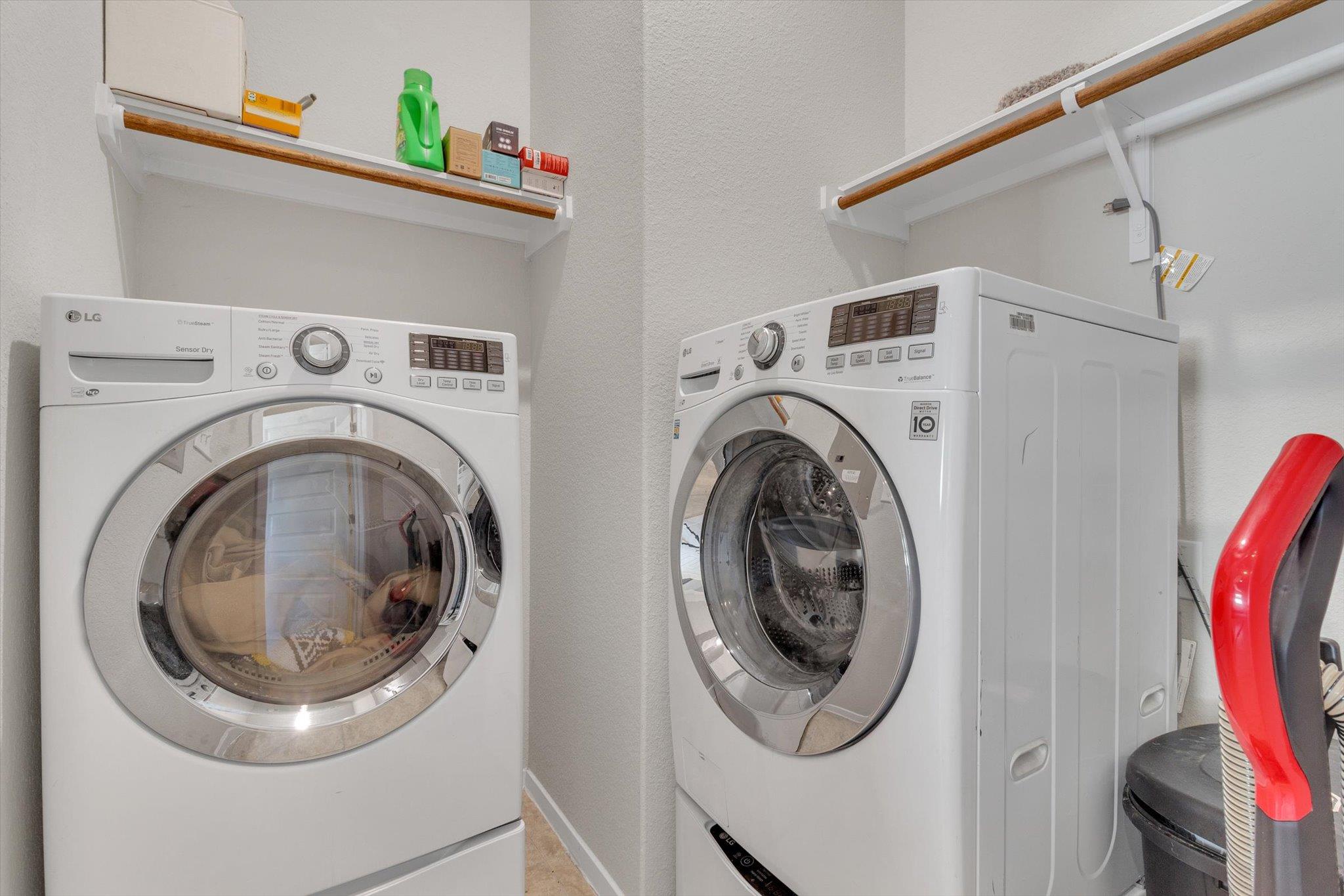 425 Spiny Lizard Ln, San Marcos, TX 78666