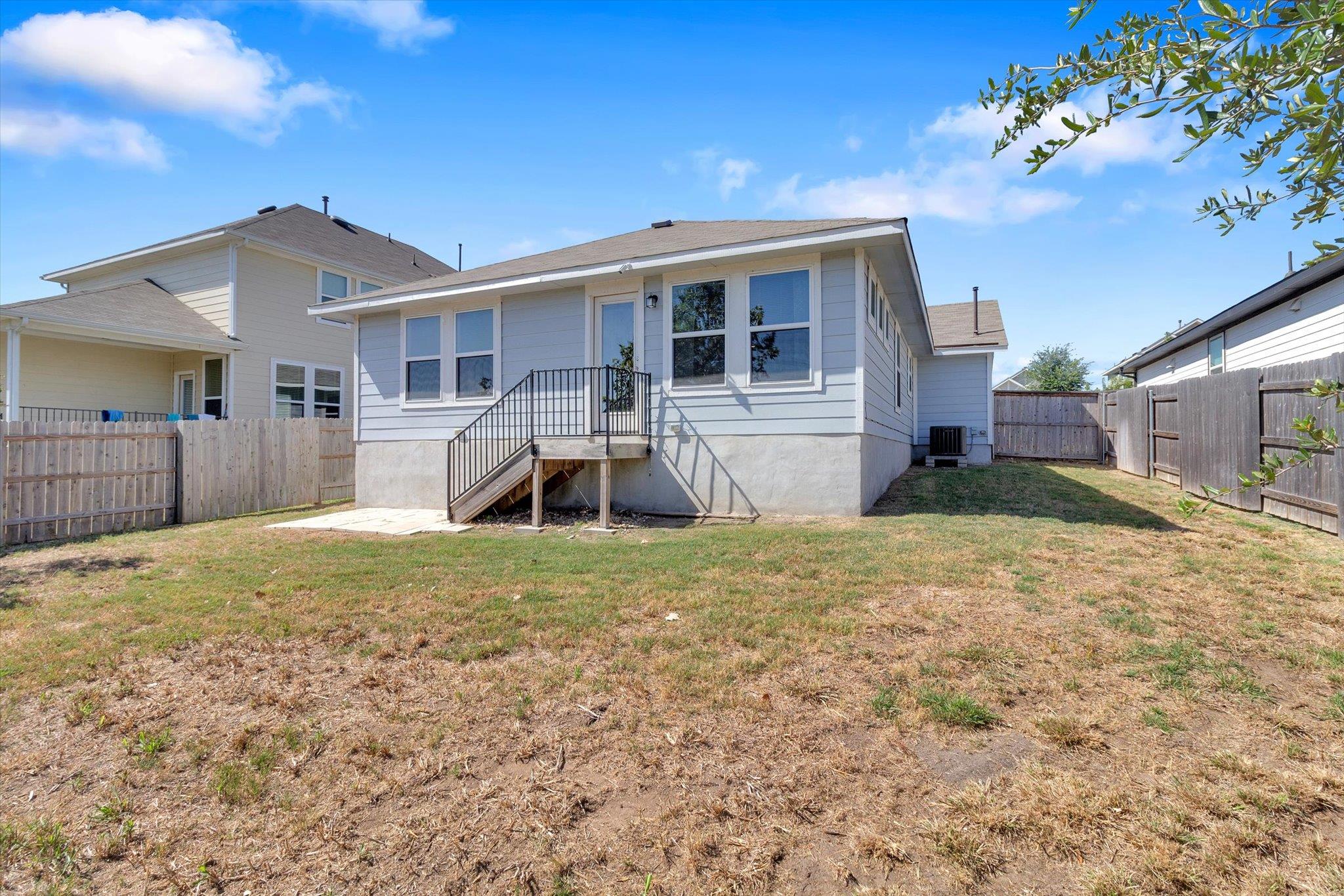 425 Spiny Lizard Ln, San Marcos, TX 78666