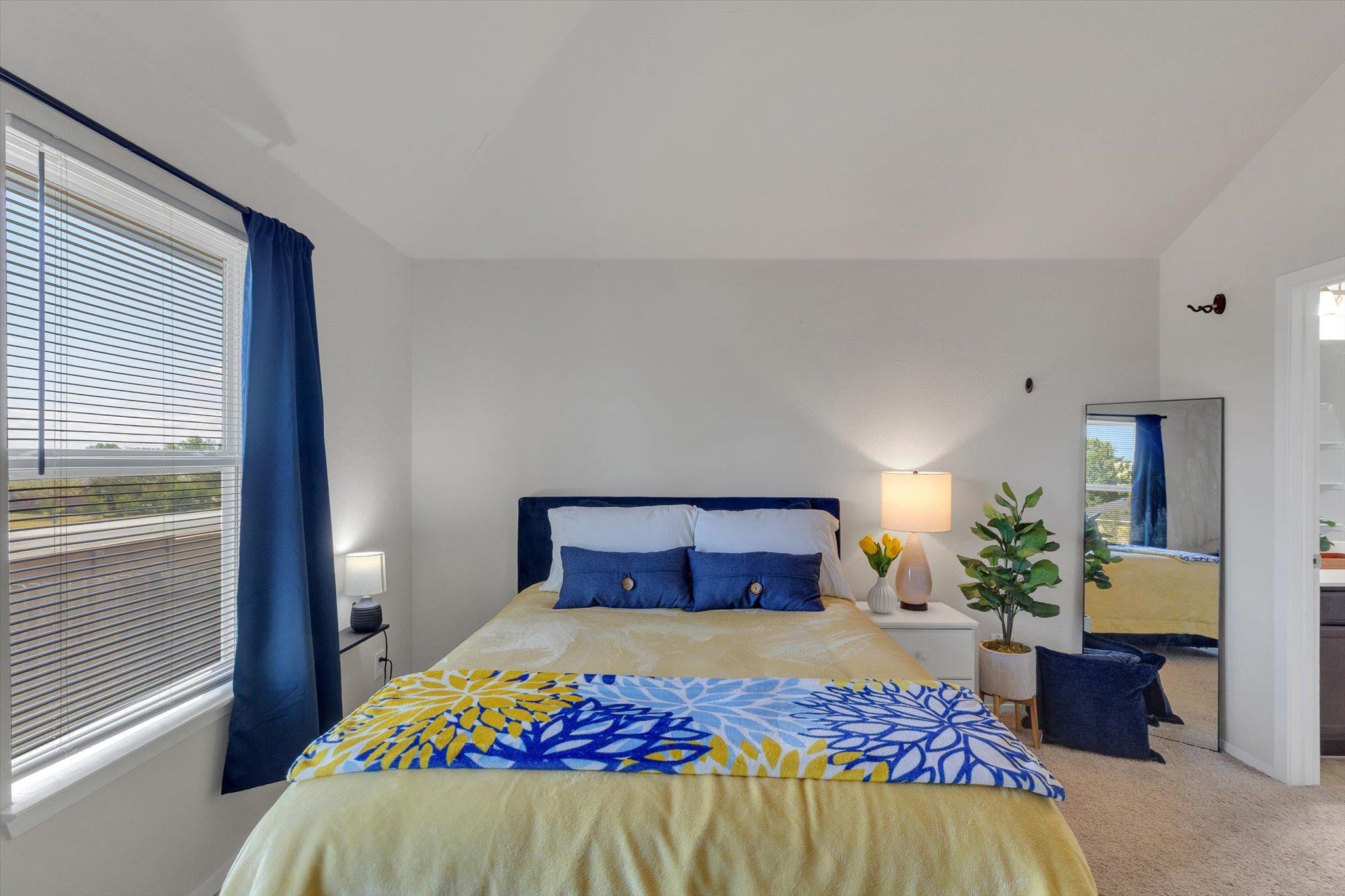 425 Spiny Lizard Ln, San Marcos, TX 78666