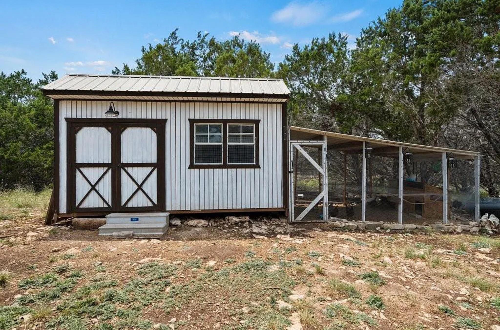 100 Lost Falls Cv, Wimberley, TX 78676
