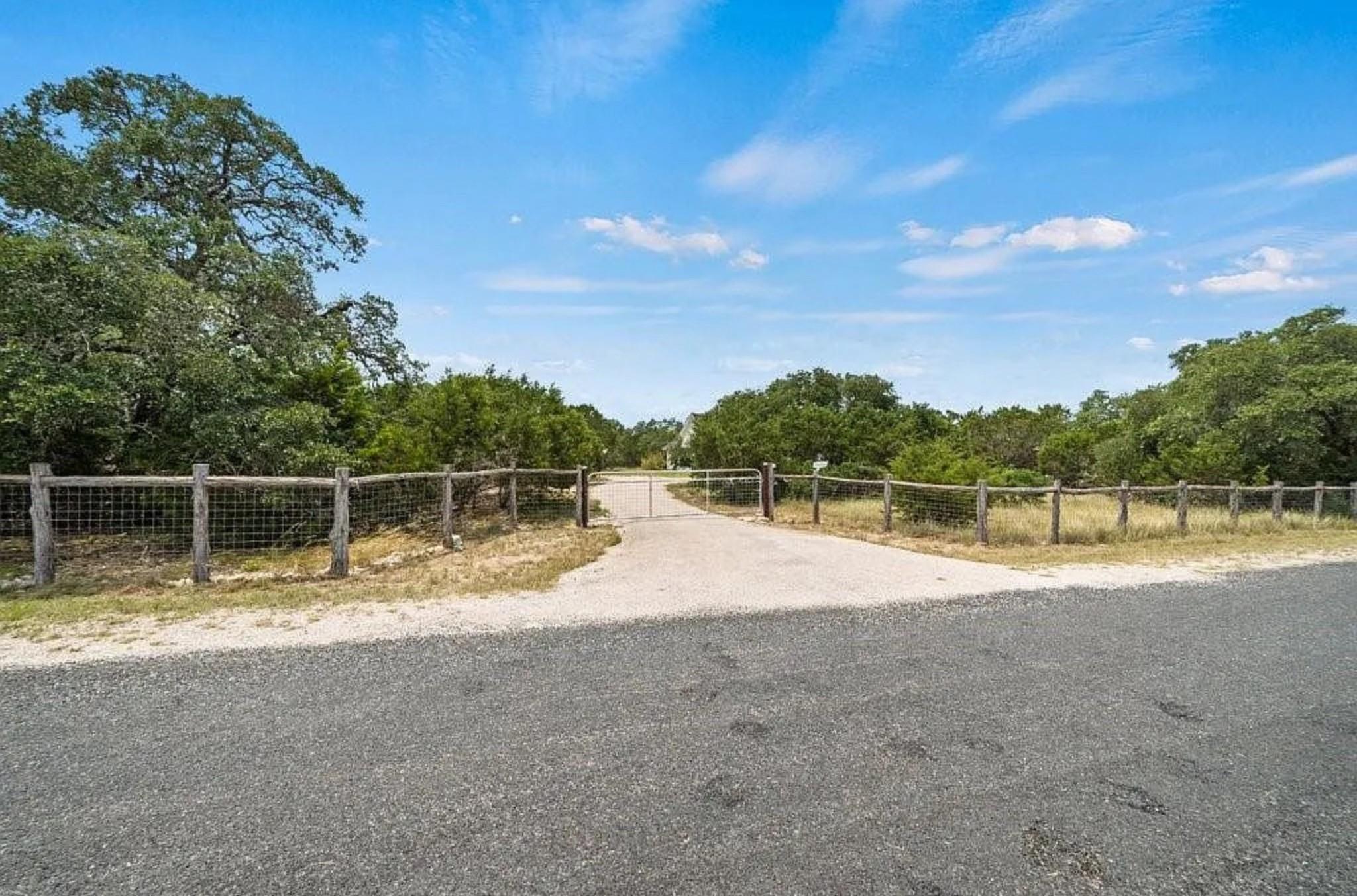 100 Lost Falls Cv, Wimberley, TX 78676