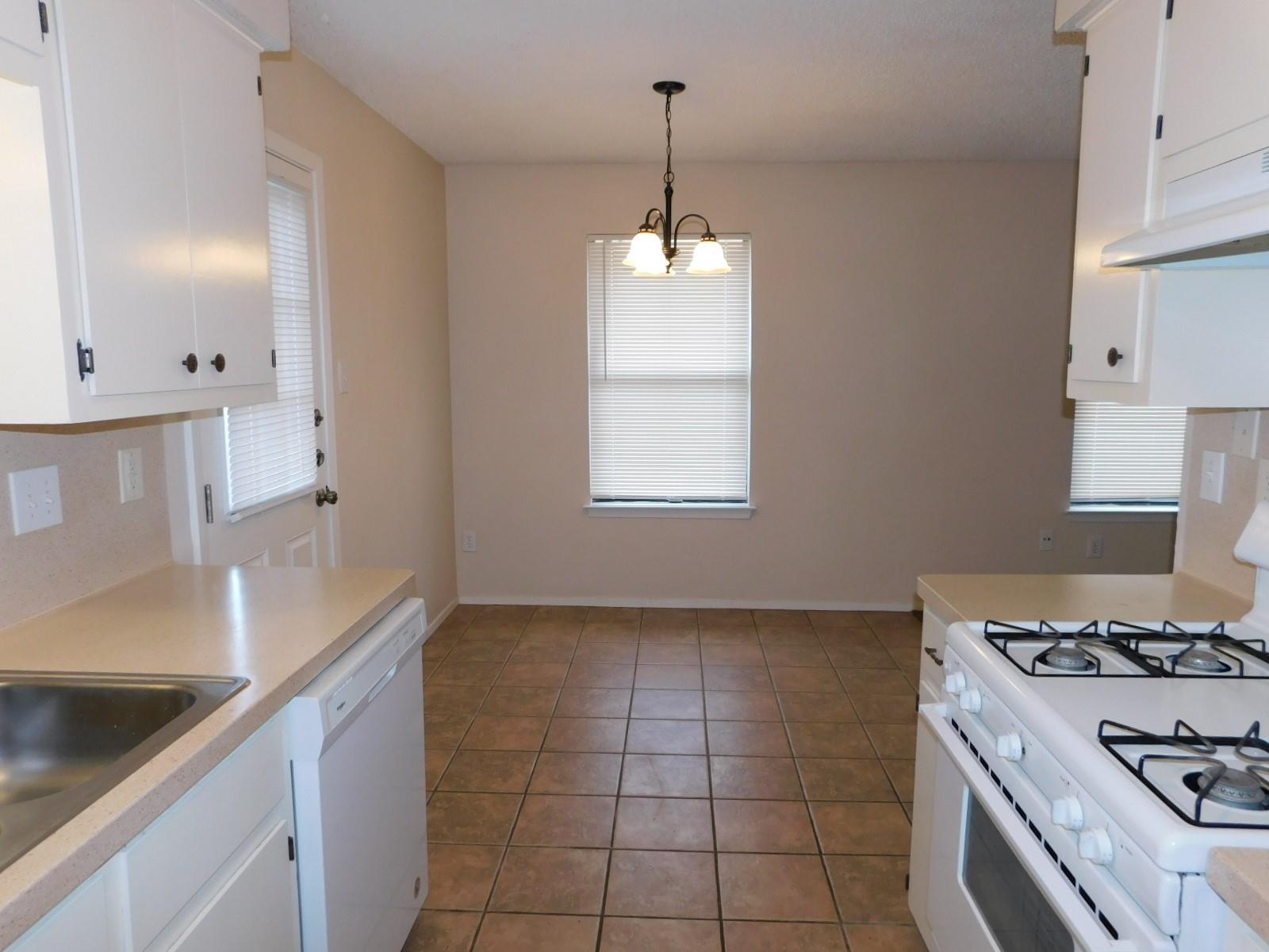 806 Country Aire Dr # A, Round Rock, TX 78664