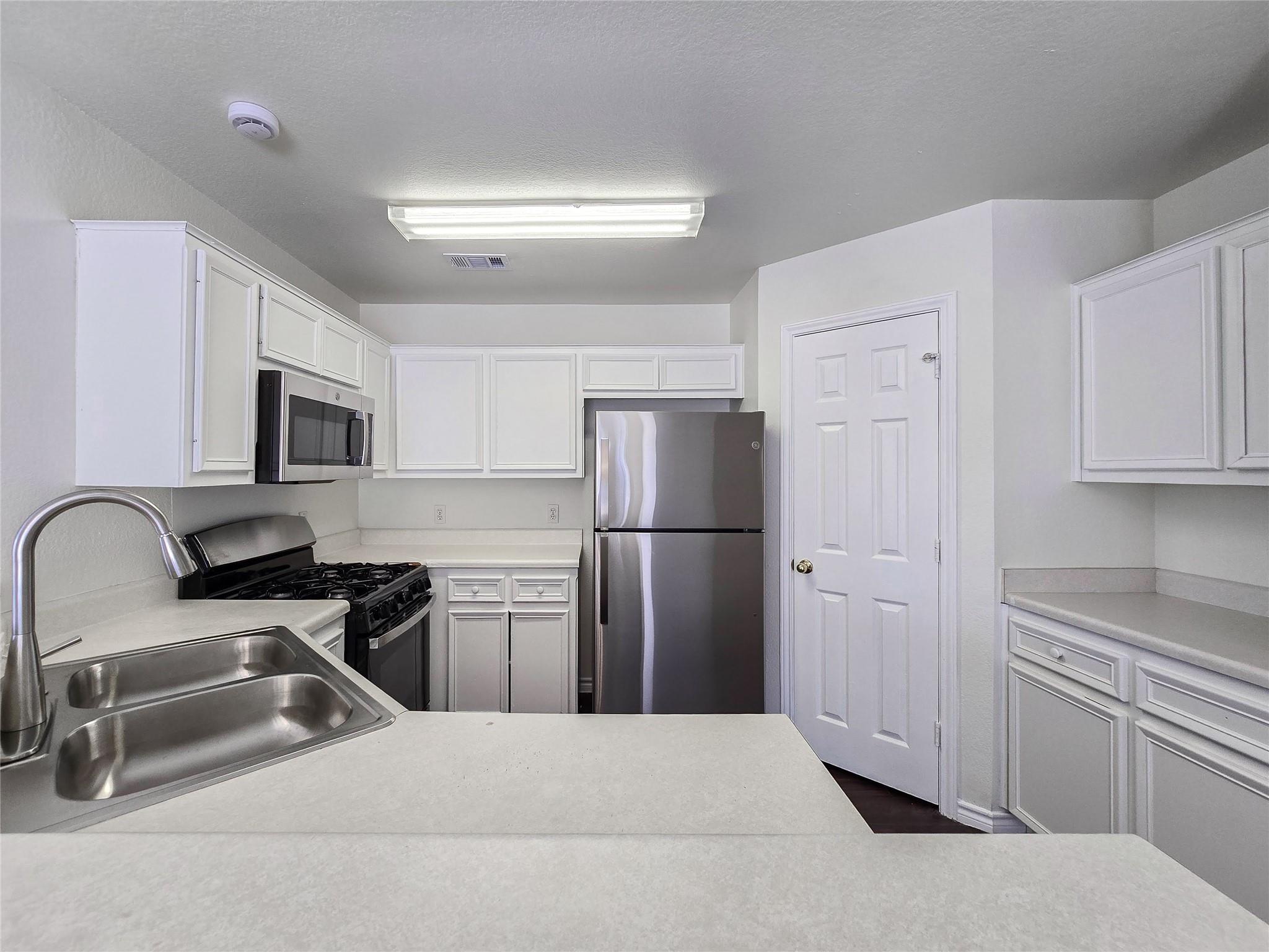 300 Tamara Dr # B, Georgetown, TX 78628