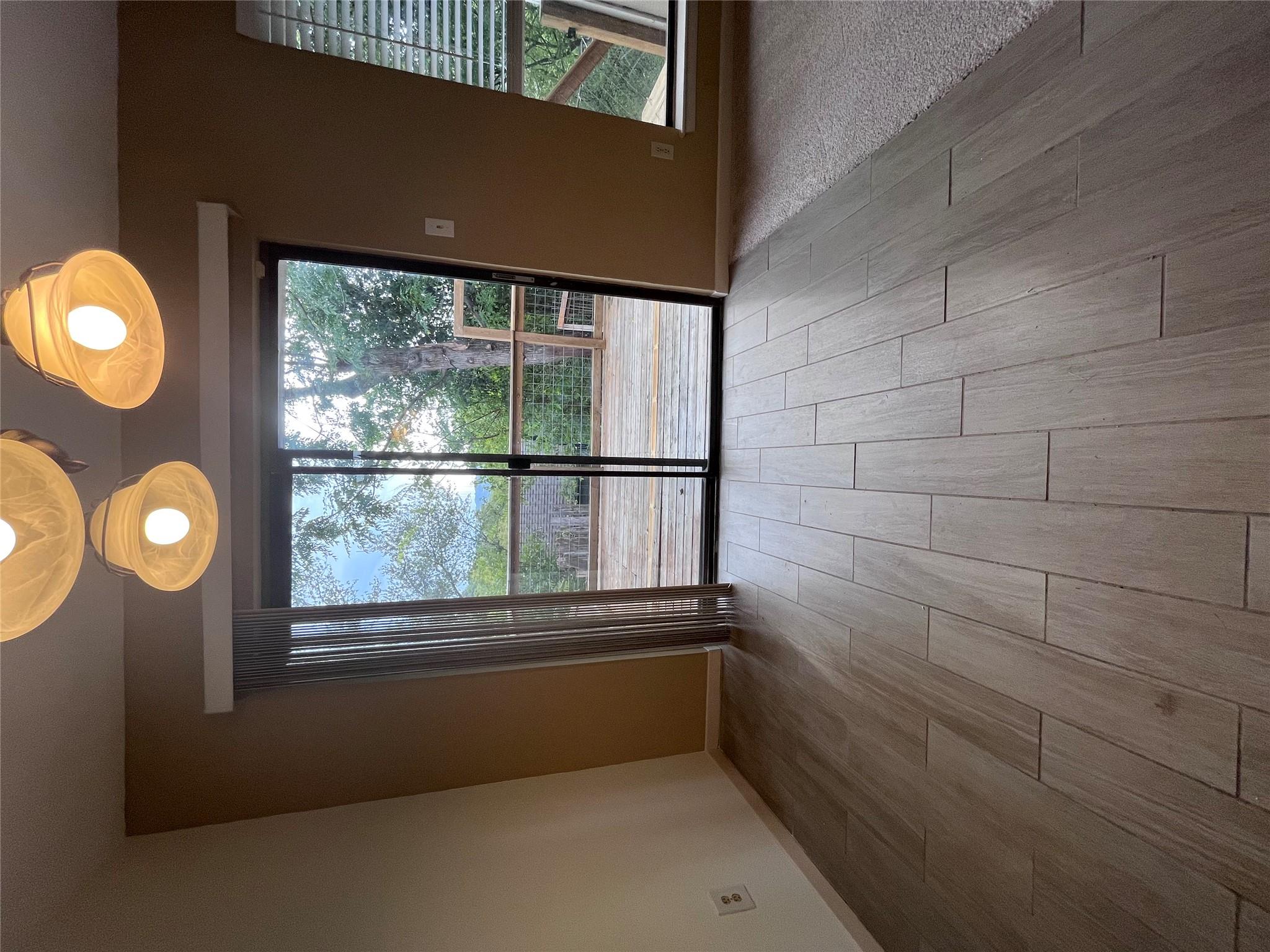 6490 HART Ln, Austin, TX 78731