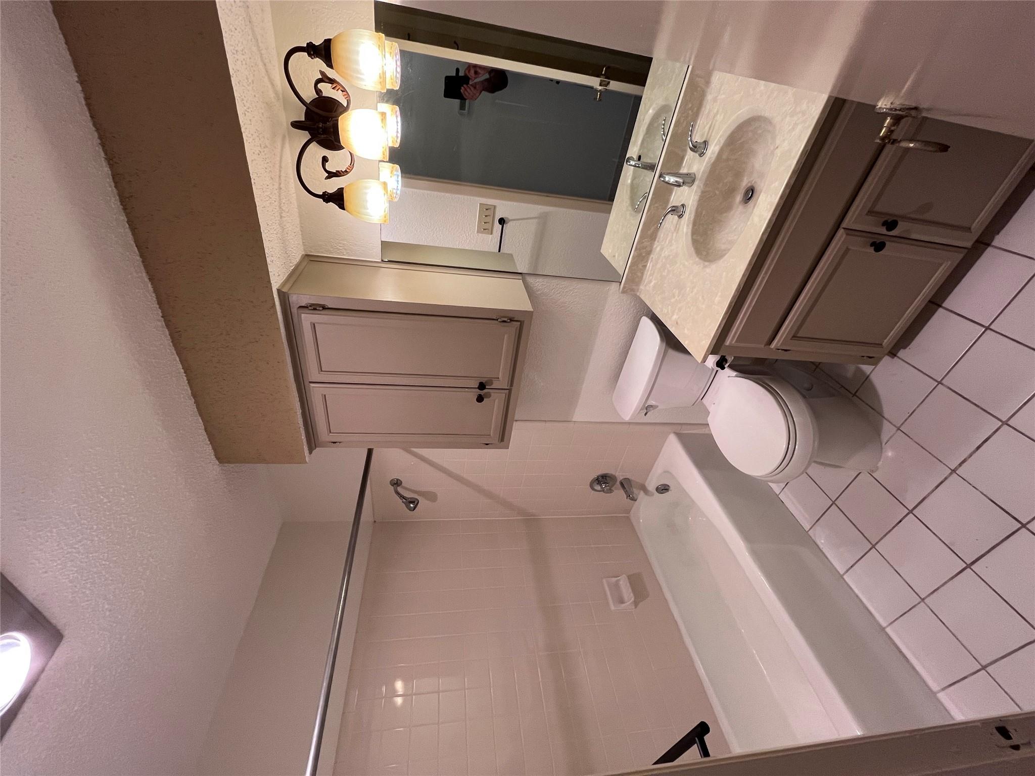 6490 HART Ln, Austin, TX 78731