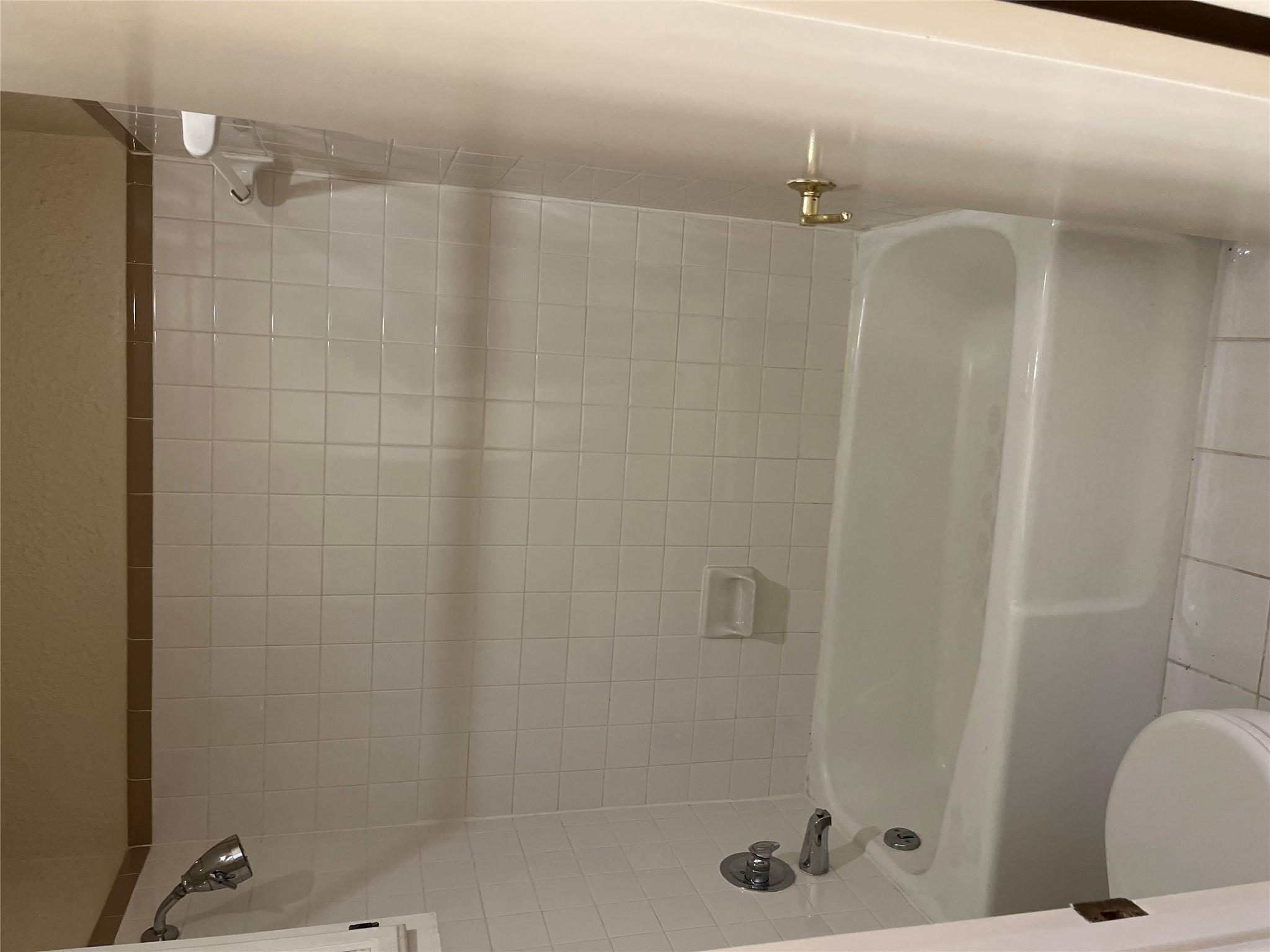 6490 HART Ln, Austin, TX 78731