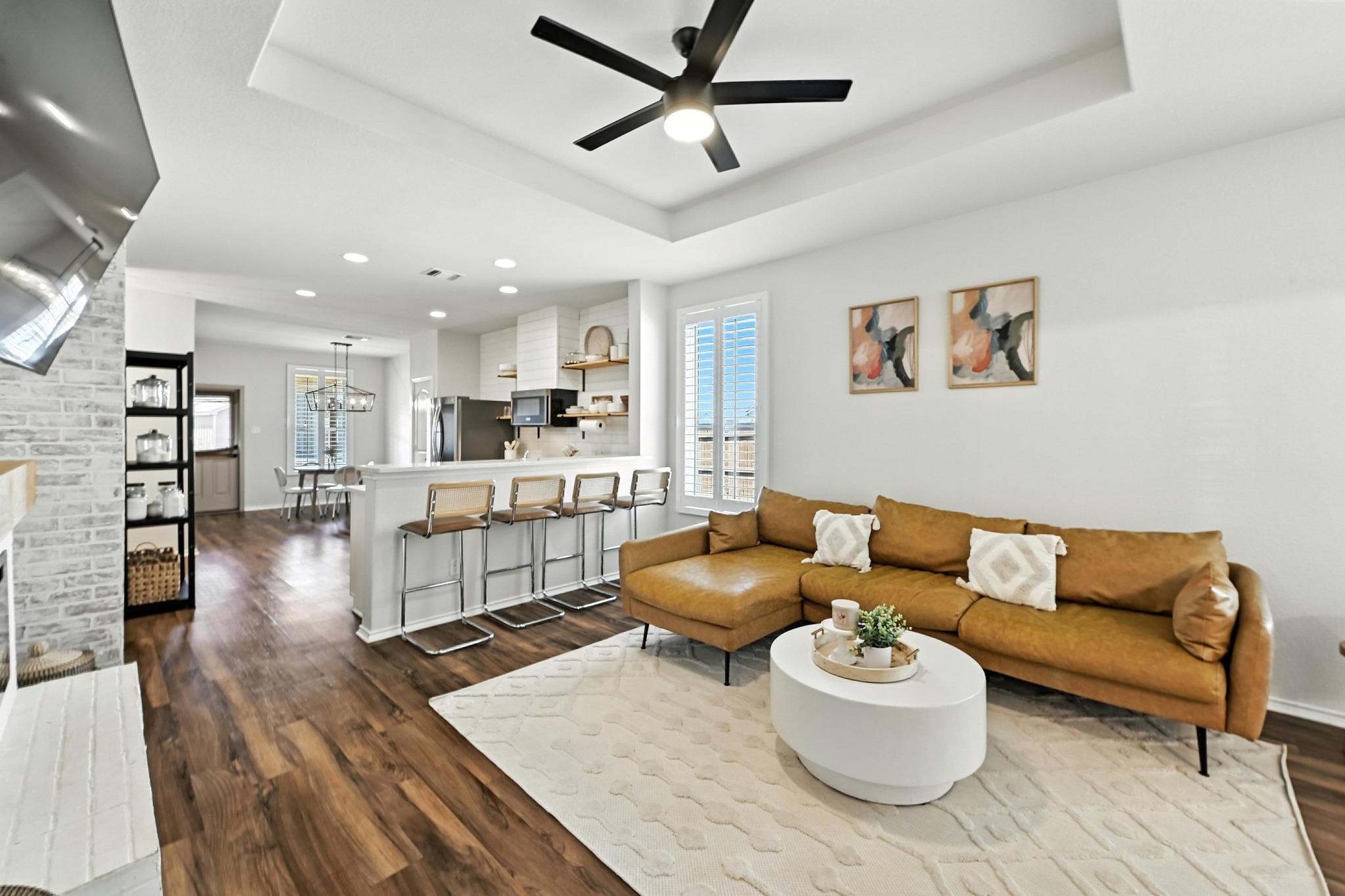 126 Silktassel Way, Buda, TX 78610