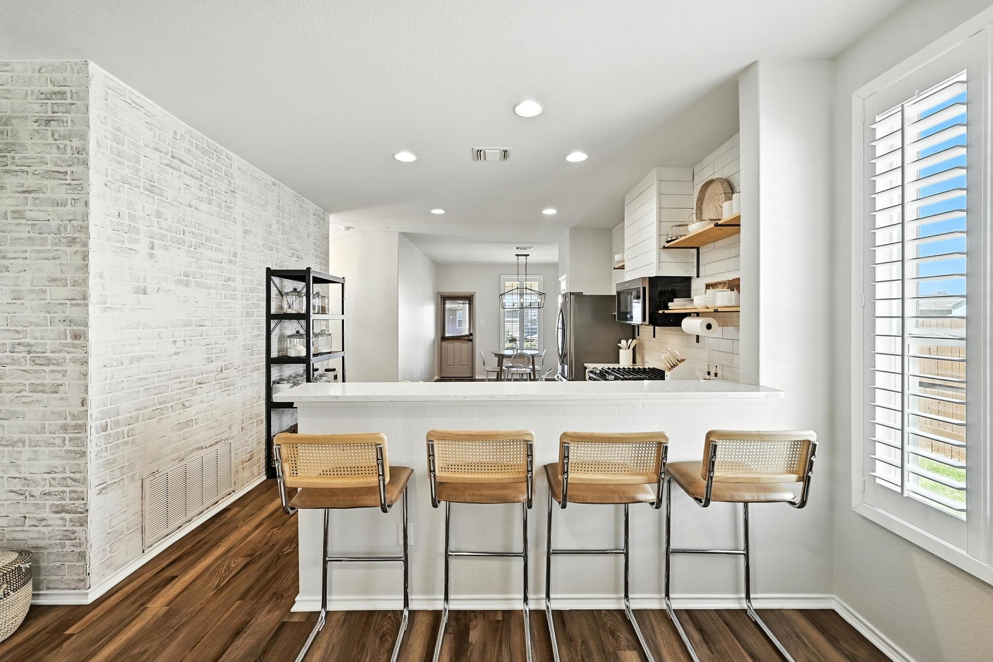 126 Silktassel Way, Buda, TX 78610