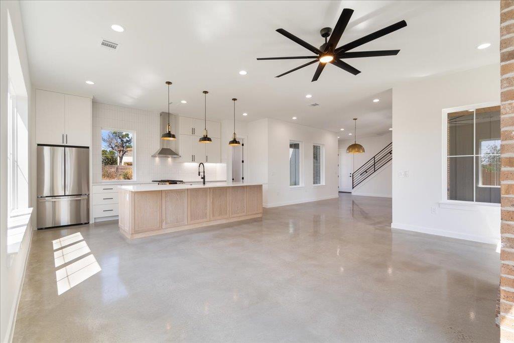 8609 Nina Ln, Jonestown, TX 78645