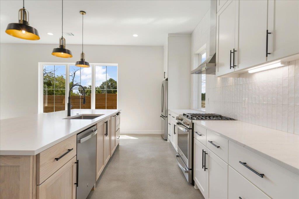 8609 Nina Ln, Jonestown, TX 78645