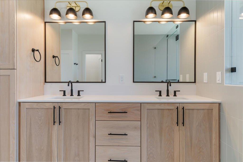 8609 Nina Ln, Jonestown, TX 78645