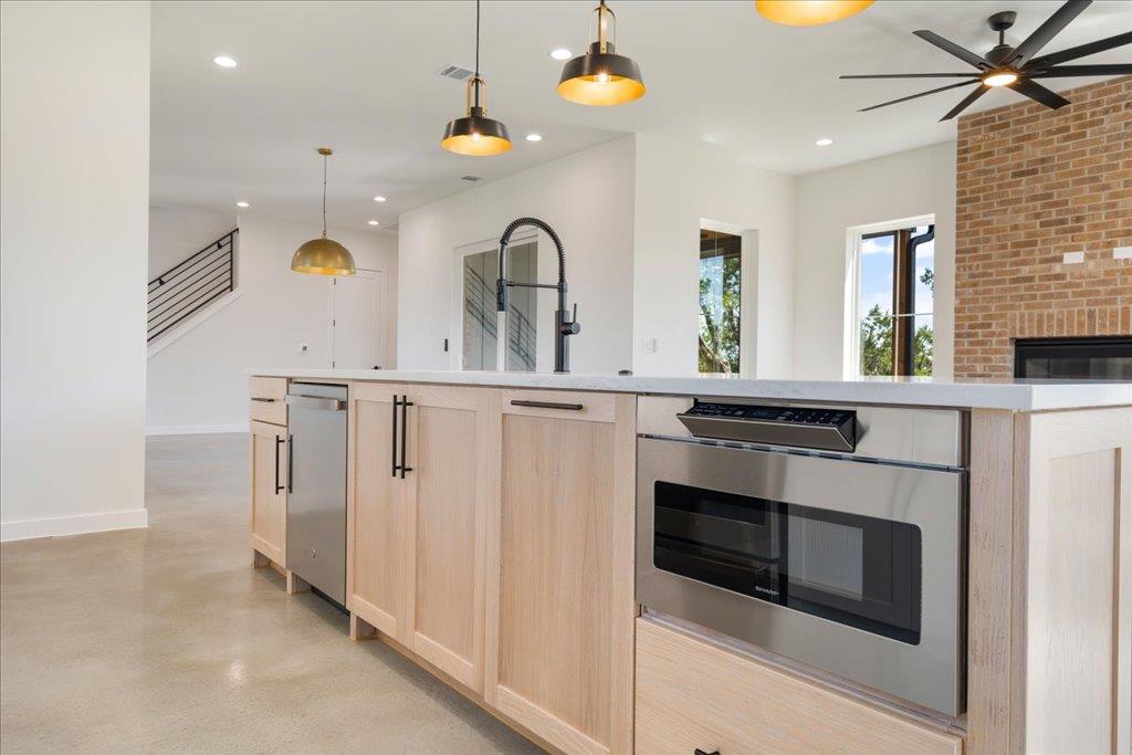 8609 Nina Ln, Jonestown, TX 78645