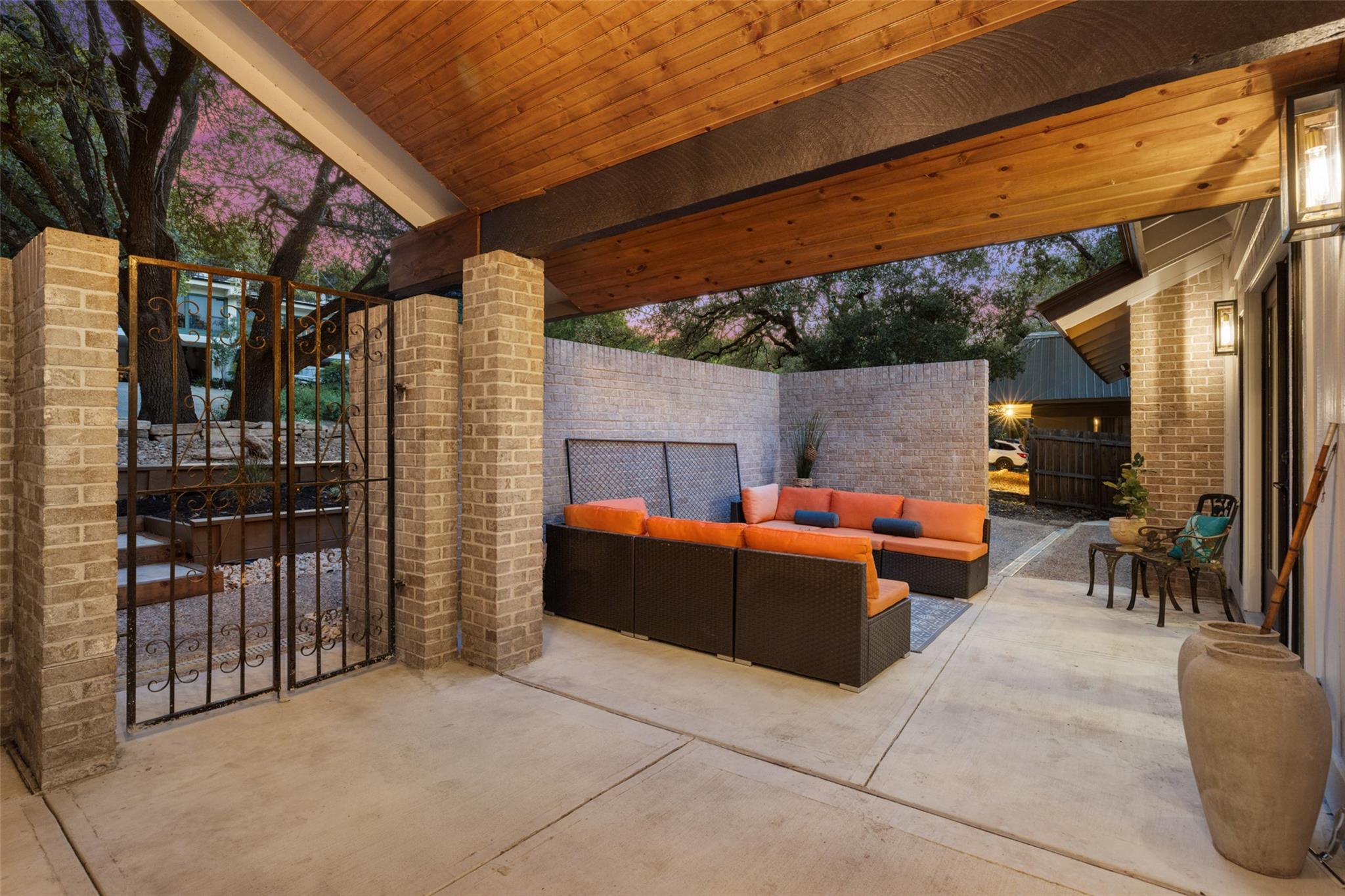 6303 Shadow Valley Dr, Austin, TX 78731