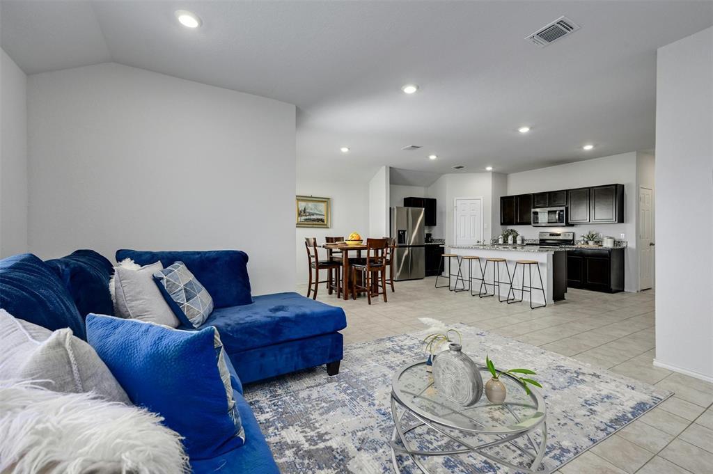 1045 Taggart Trl, Jarrell, TX 76537