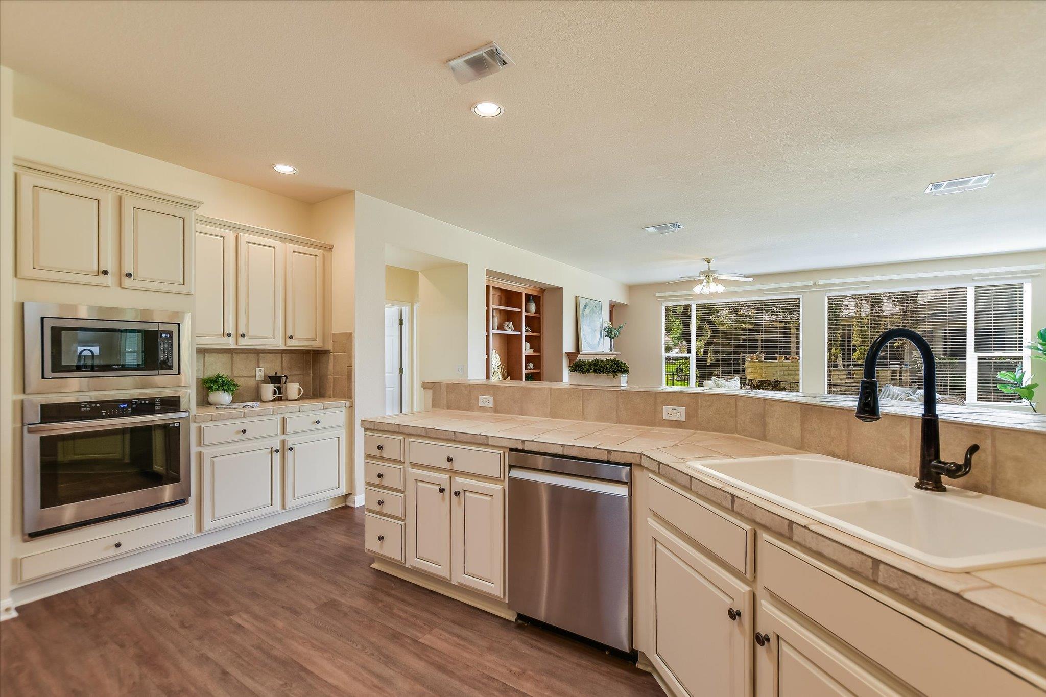 111 Great Frontier Dr, Georgetown, TX 78633