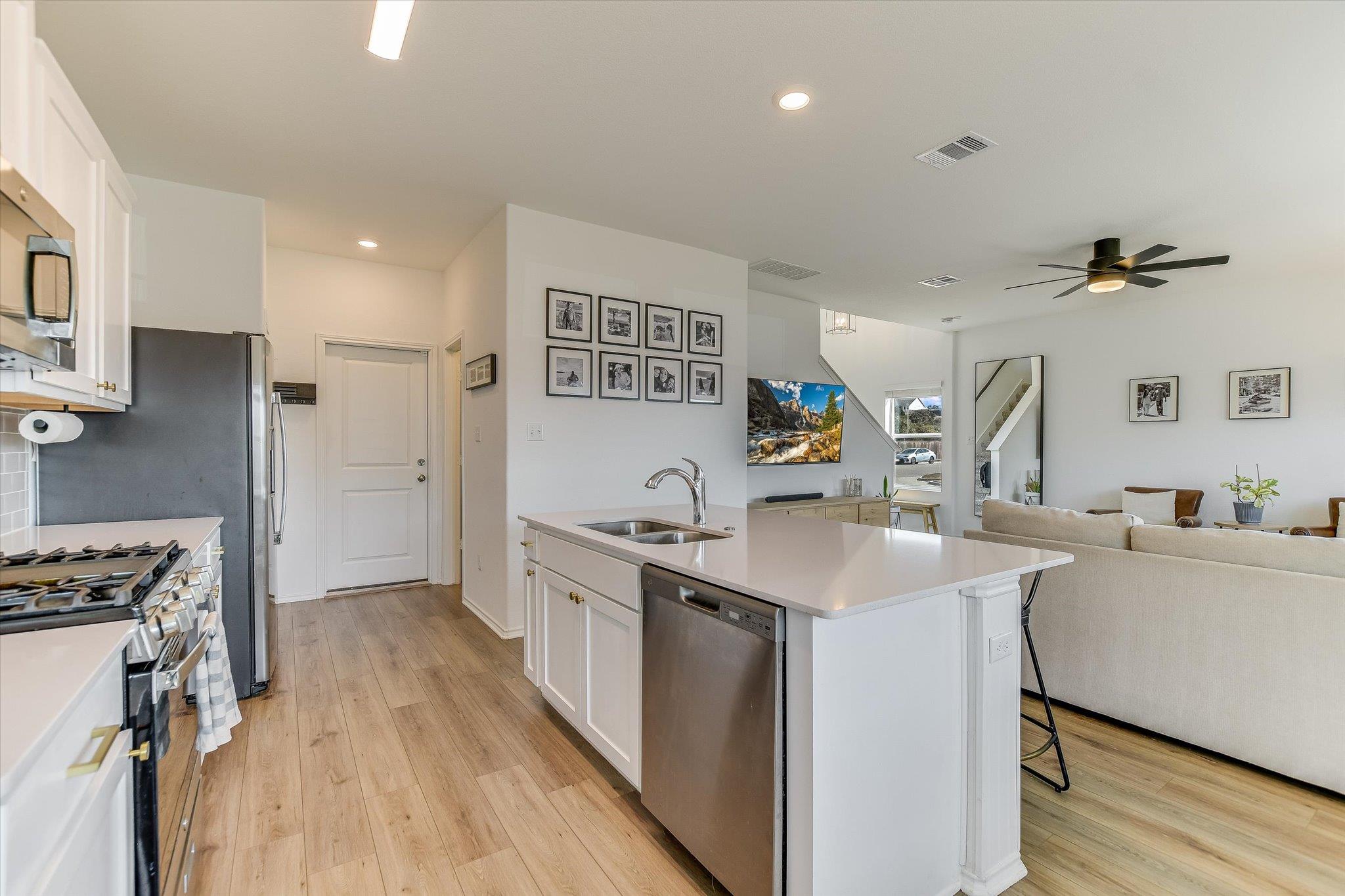 101 Wind Flower Ln, Liberty Hill, TX 78642