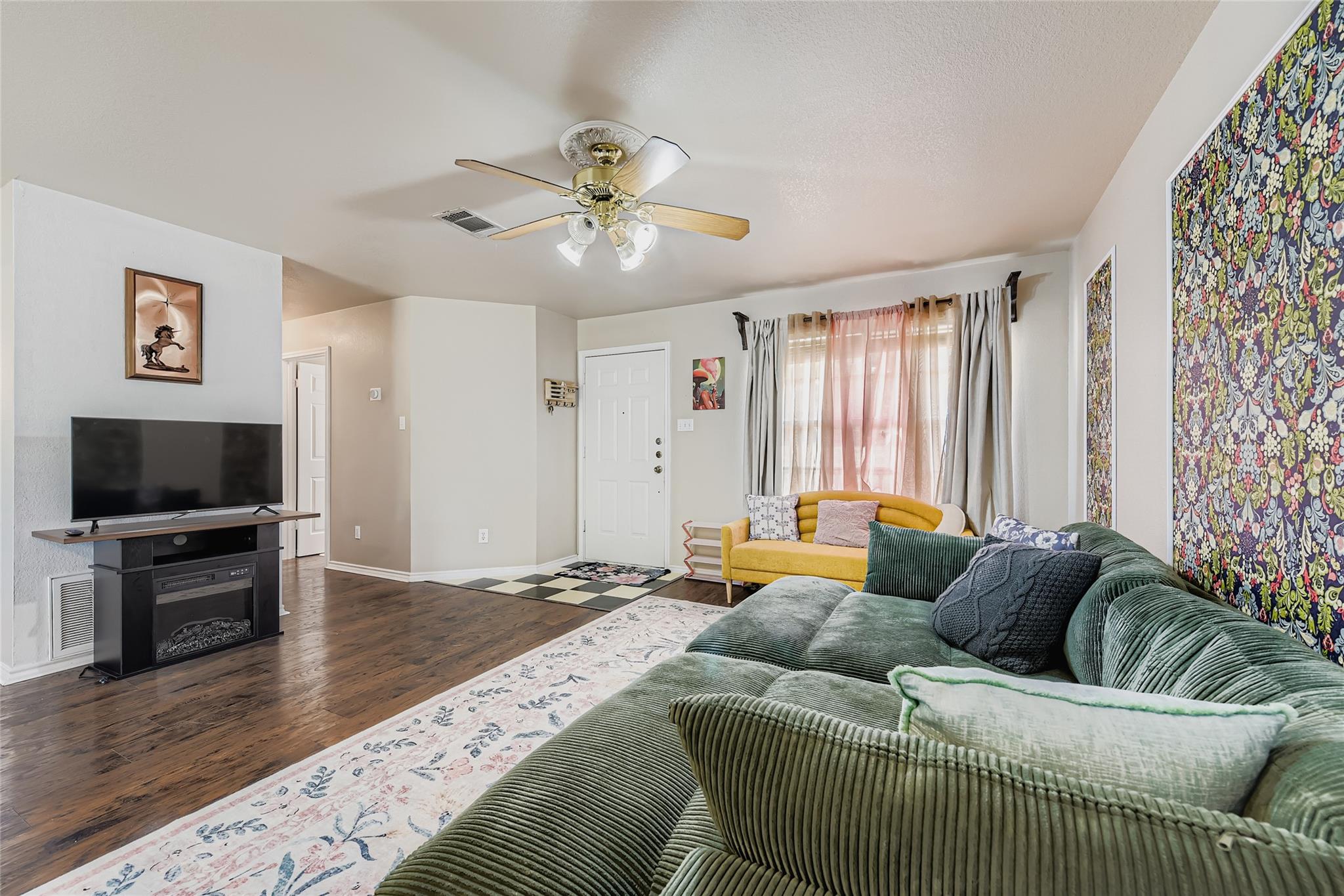 930 Panorama Dr, Dripping Springs, TX 78620