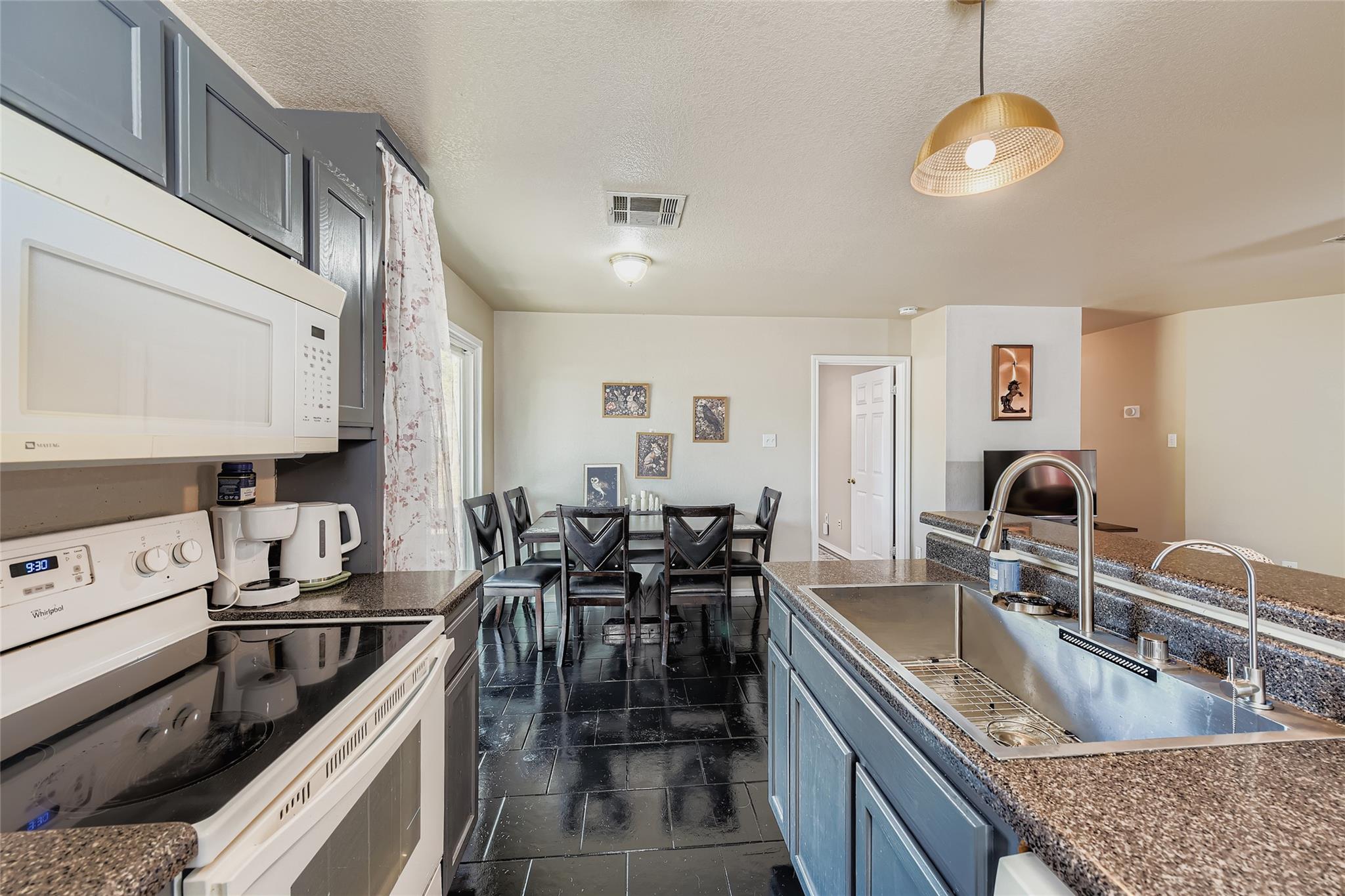 930 Panorama Dr, Dripping Springs, TX 78620