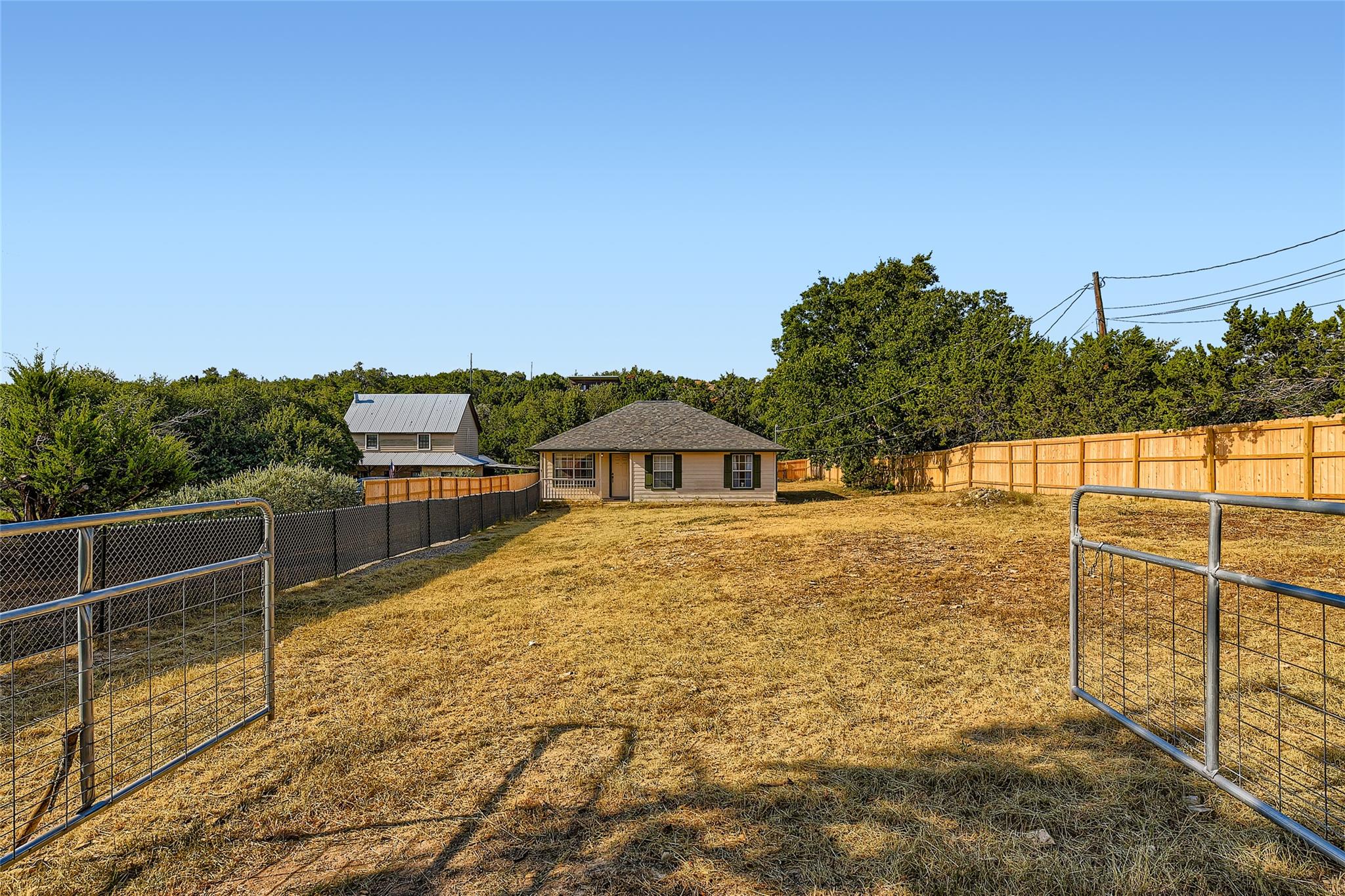 930 Panorama Dr, Dripping Springs, TX 78620
