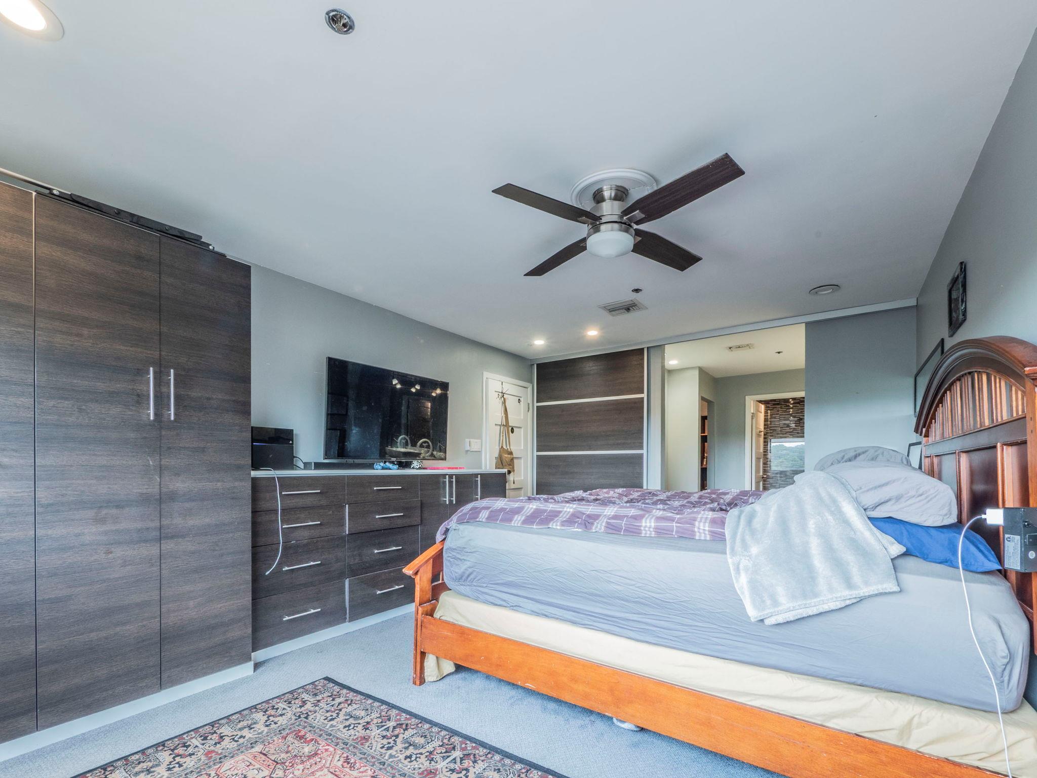 40 N Interstate 35 Highway # 4A4, Austin, TX 78701