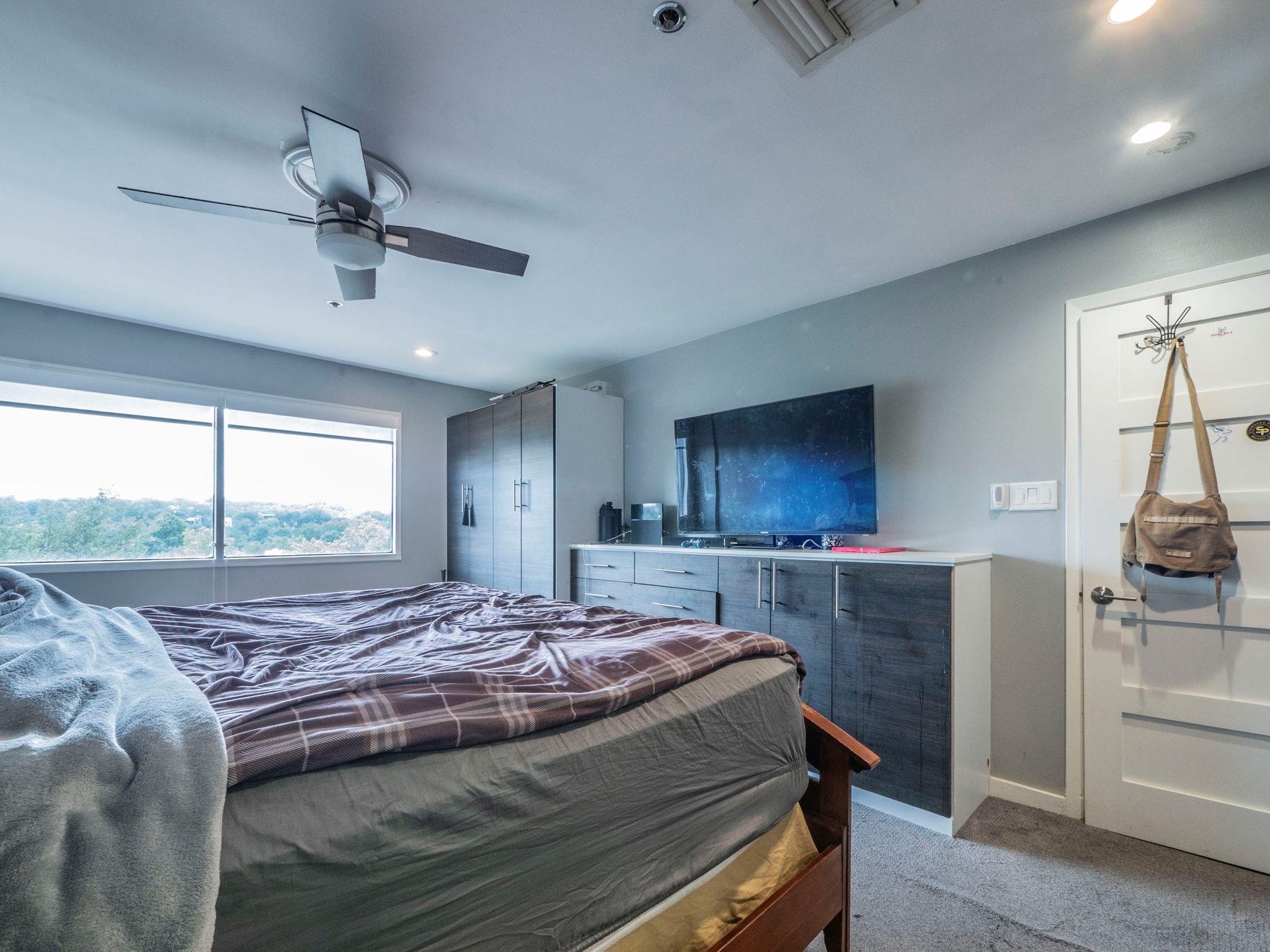 40 N Interstate 35 Highway # 4A4, Austin, TX 78701