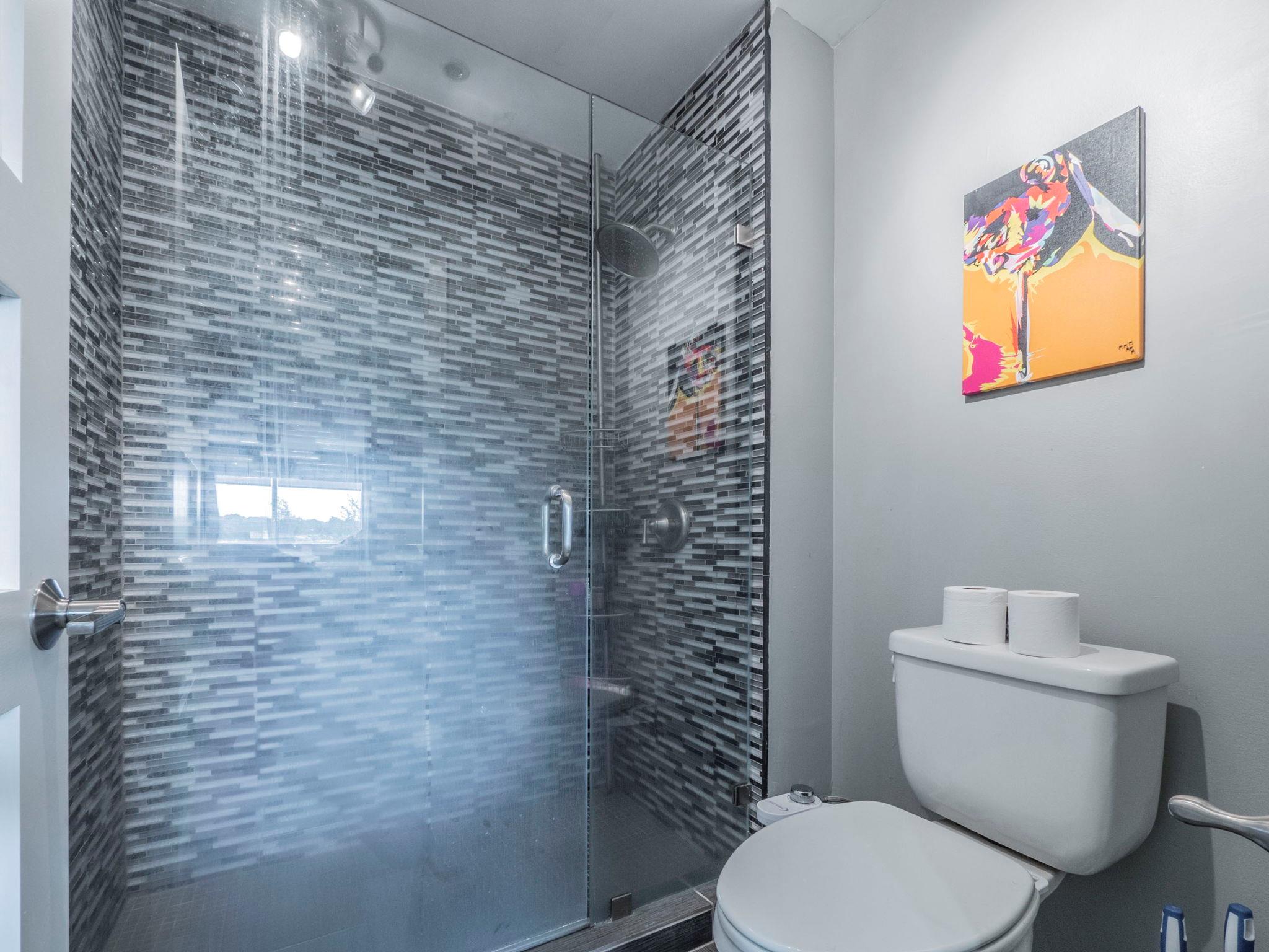 40 N Interstate 35 Highway # 4A4, Austin, TX 78701