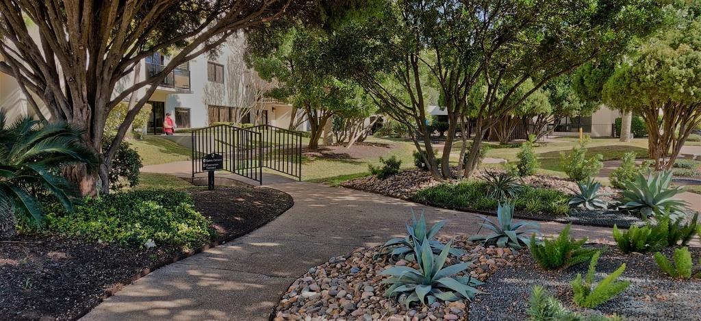 40 N Interstate 35 Highway # 4A4, Austin, TX 78701