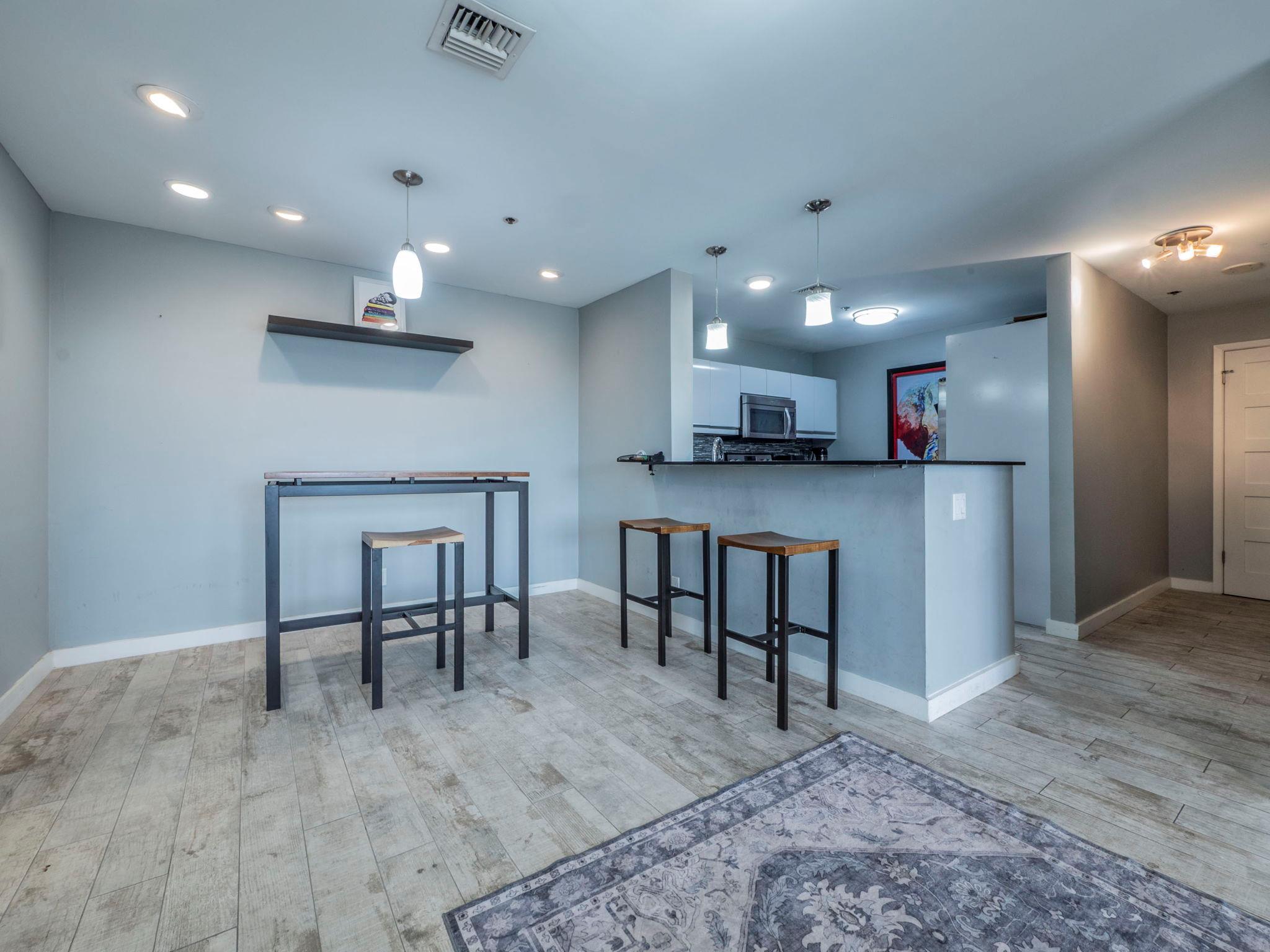 40 N Interstate 35 Highway # 4A4, Austin, TX 78701