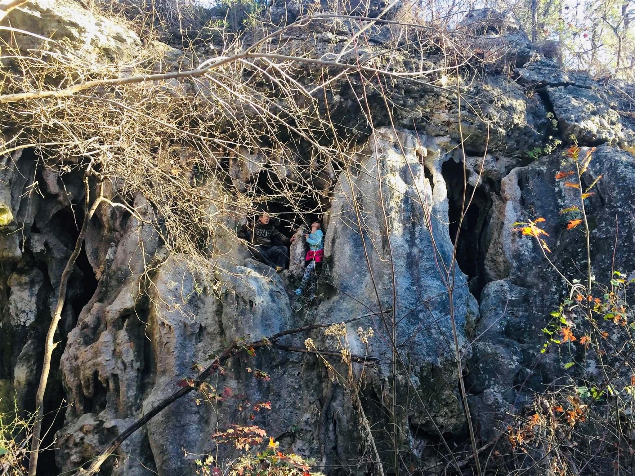 23601 Old Ferry Rd # 1, Spicewood, TX 78669