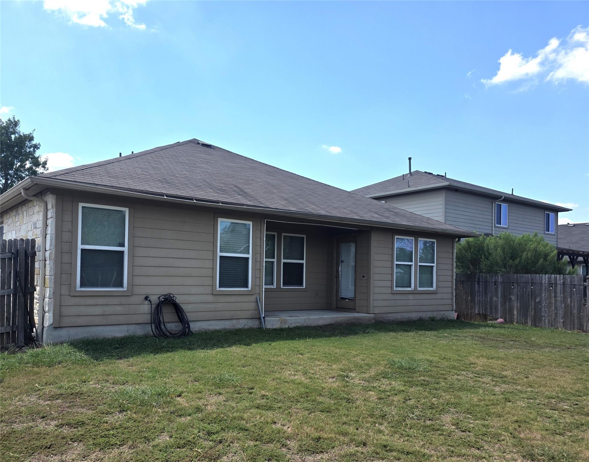 602 Mitchell Dr, Hutto, TX 78634