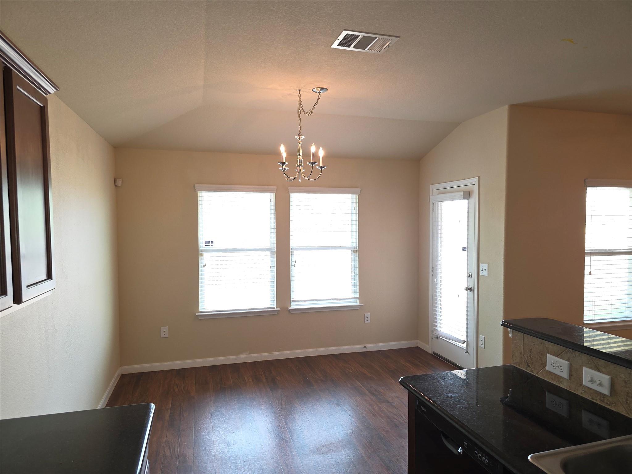 602 Mitchell Dr, Hutto, TX 78634