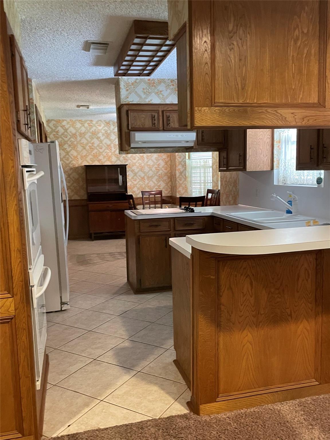 11 N Heights Dr, La Marque, TX 77568