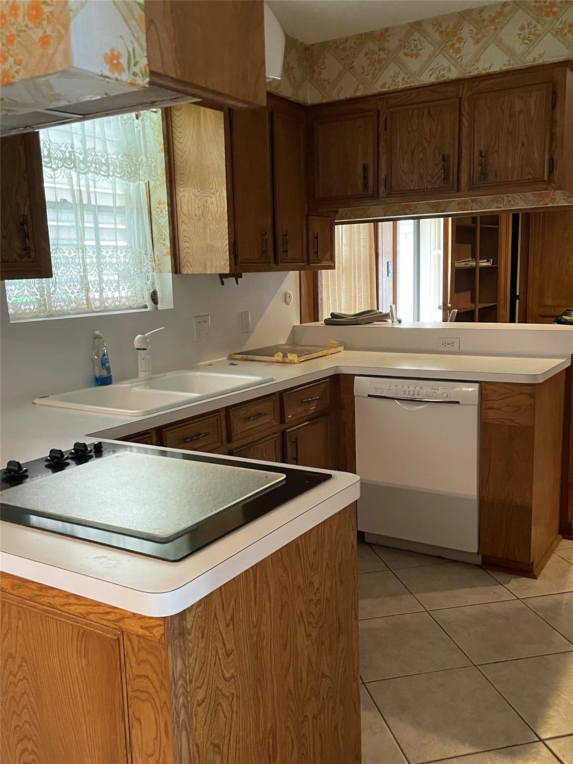 11 N Heights Dr, La Marque, TX 77568