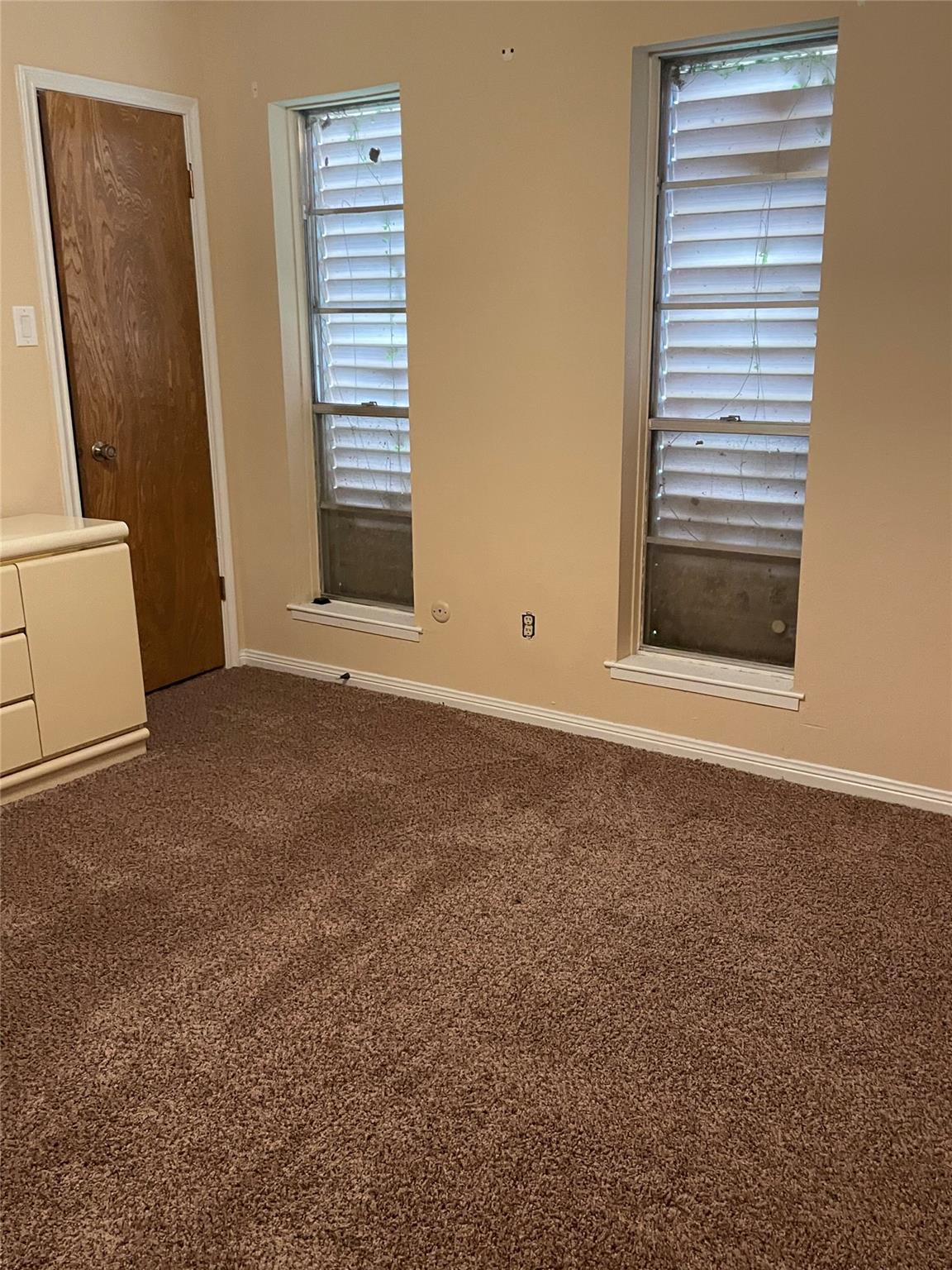 11 N Heights Dr, La Marque, TX 77568