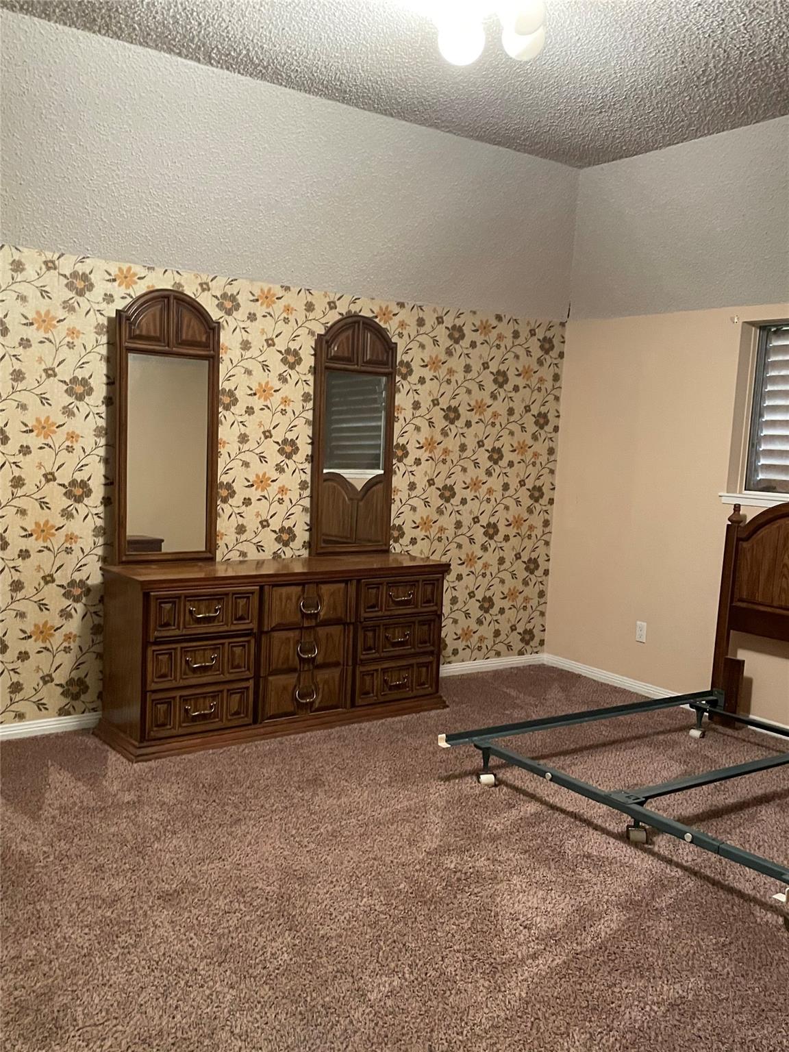 11 N Heights Dr, La Marque, TX 77568