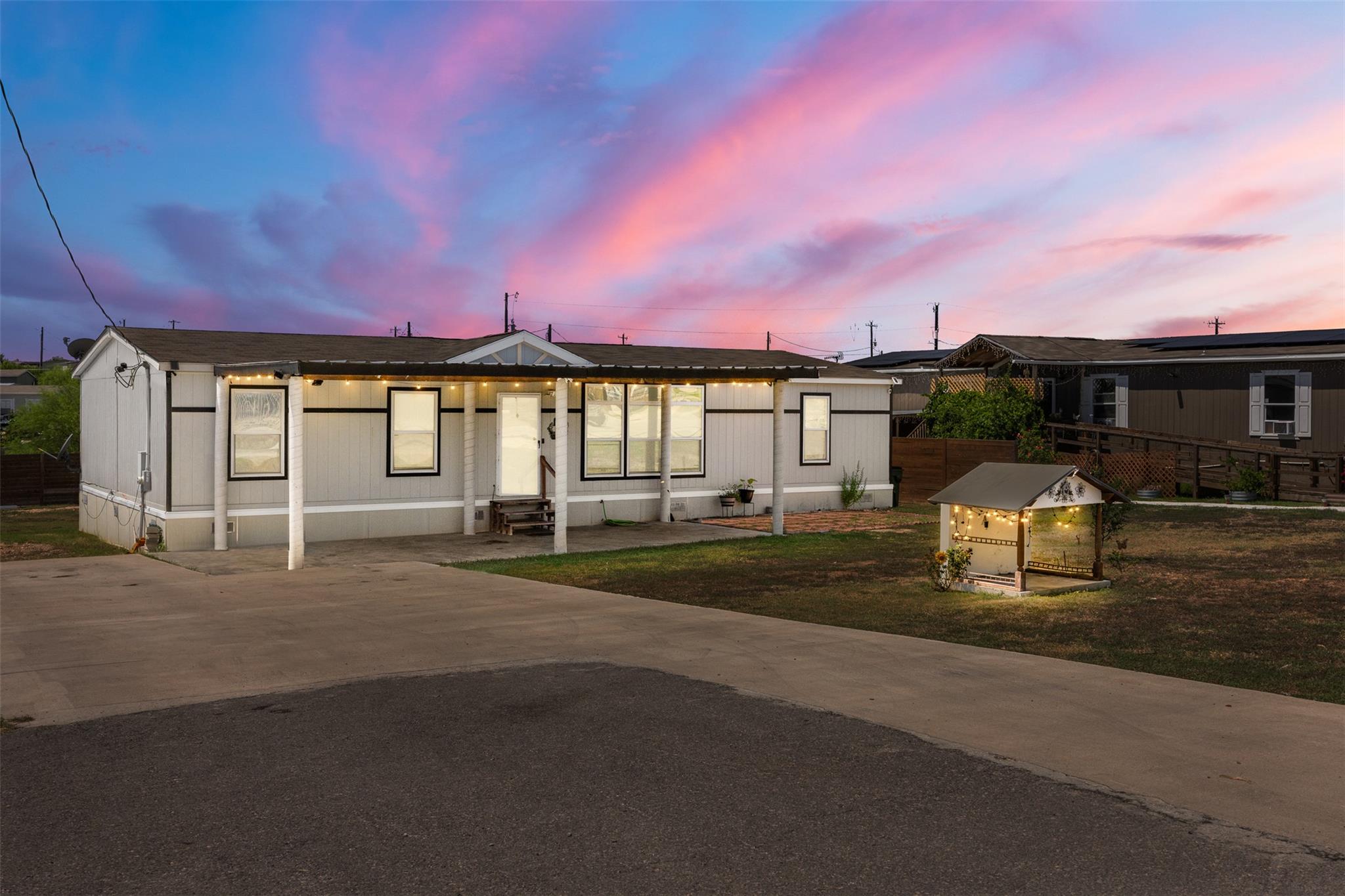 595 Tahoe Dr, Kyle, TX 78640