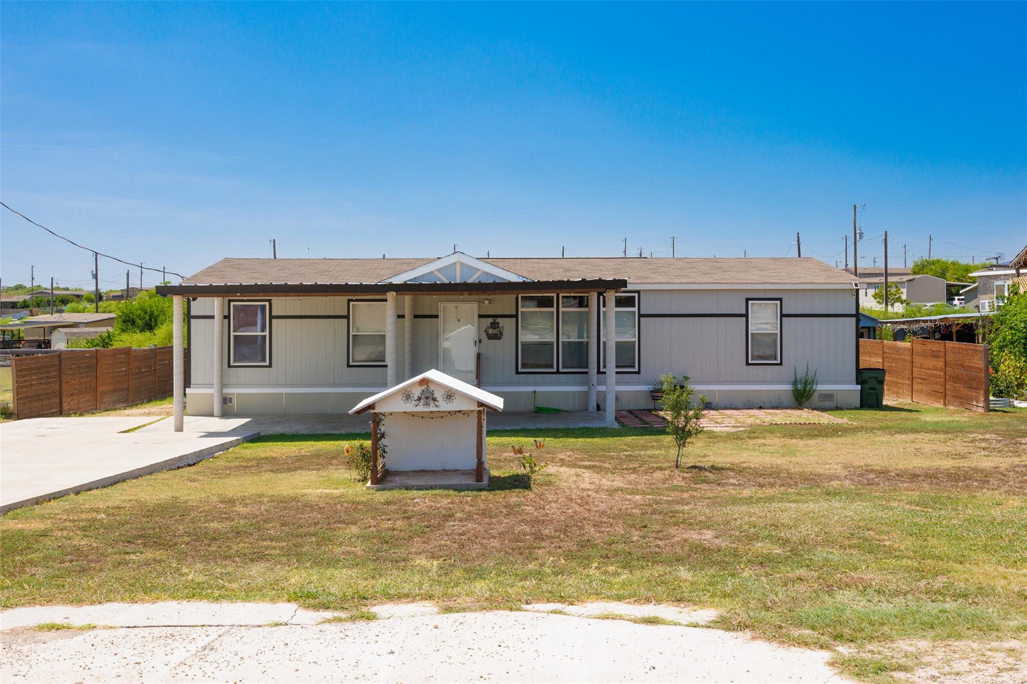 595 Tahoe Dr, Kyle, TX 78640
