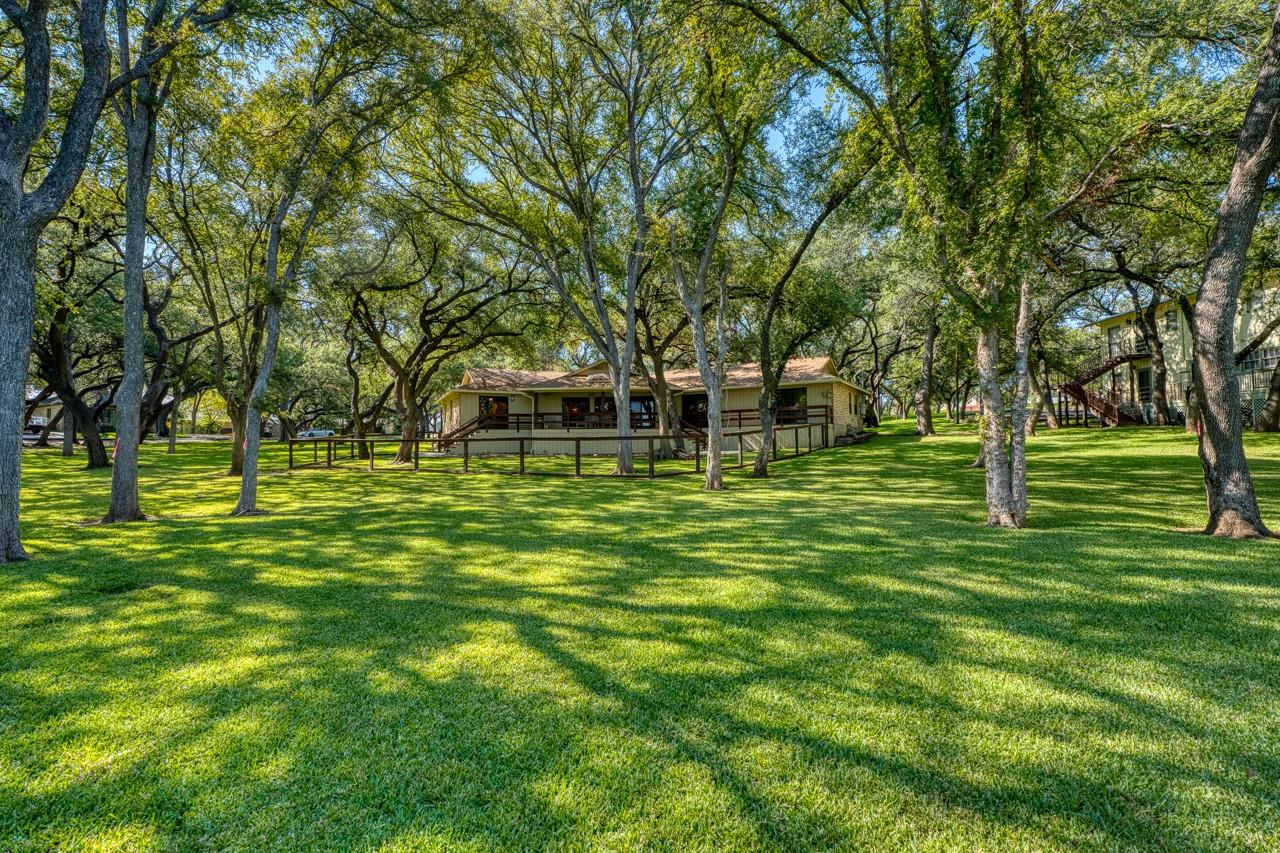 406 & 410 Lakeview Dr, Horseshoe Bay, TX 78657
